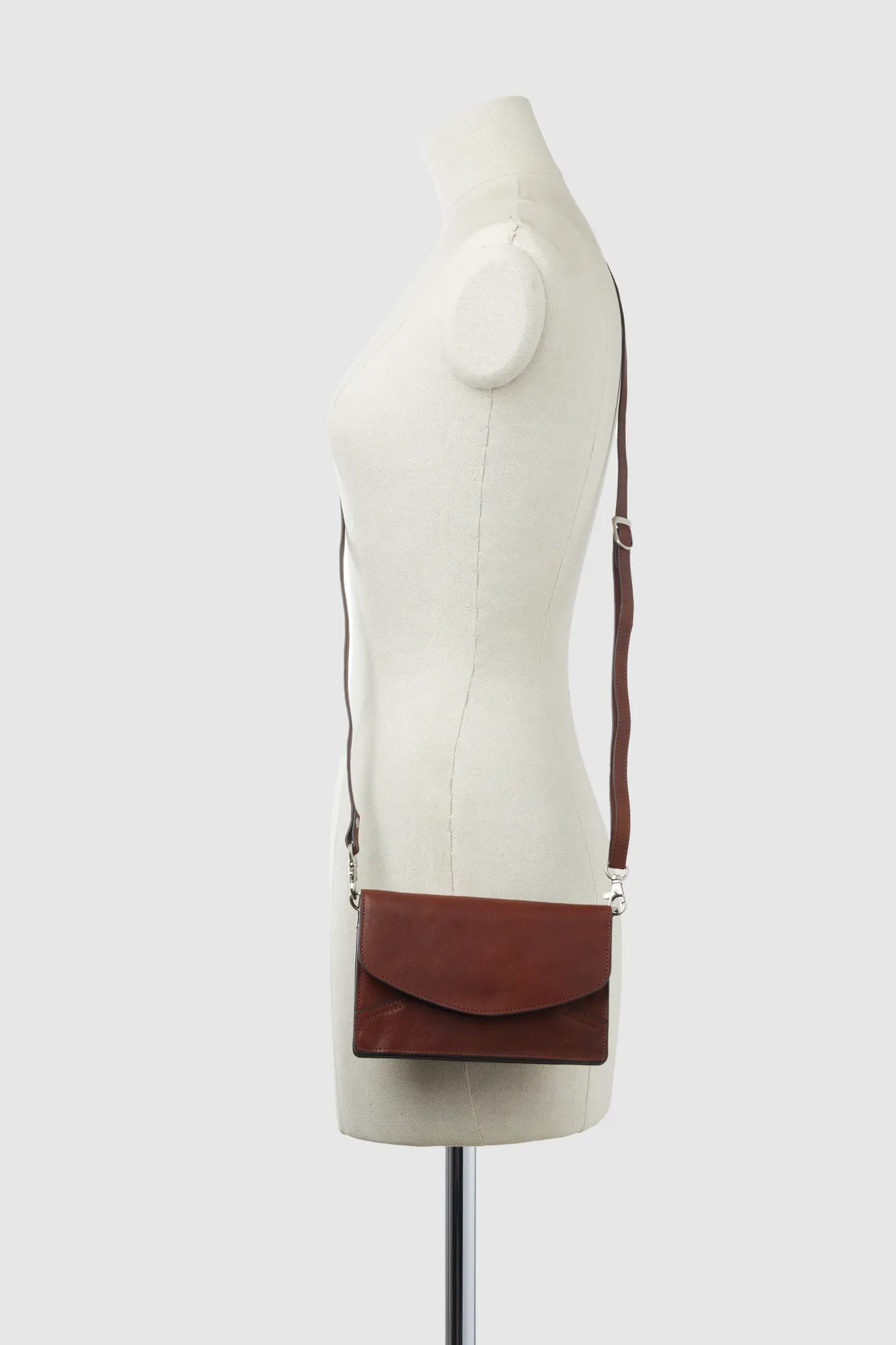Anya Leather Large Clutch Strandbags