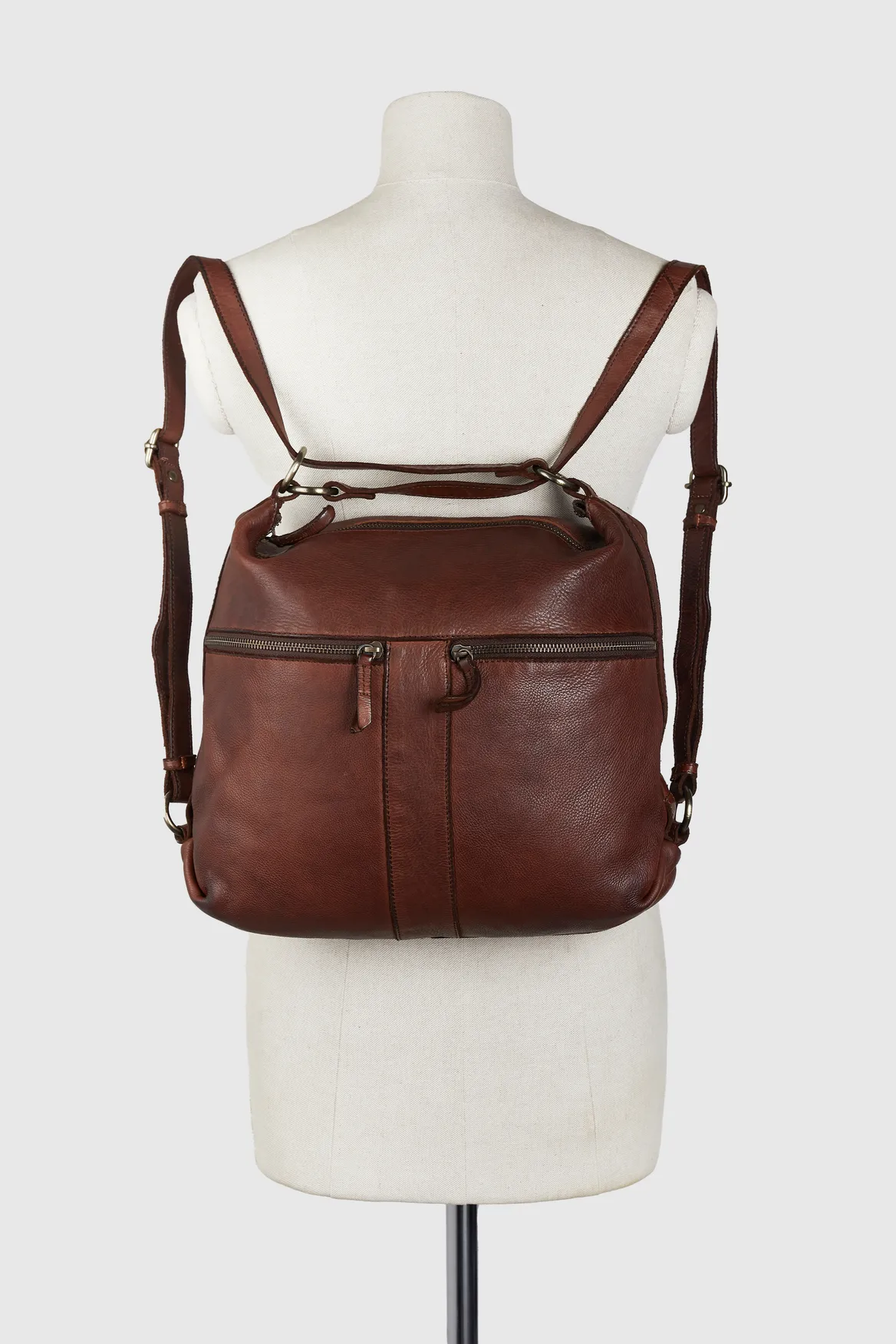 Ari Leather Convertible Backpack Strandbags
