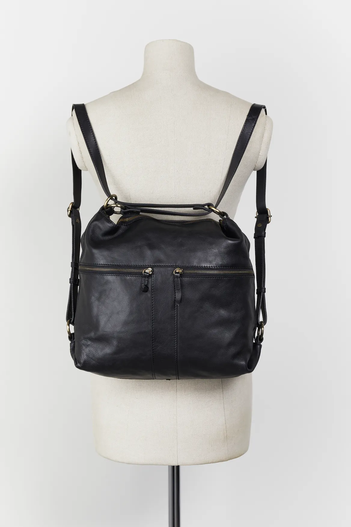 Ari Leather Convertible Backpack Strandbags
