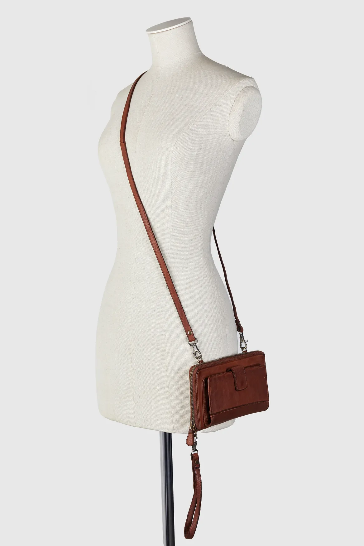 Ari Leather Crossbody Bag Strandbags
