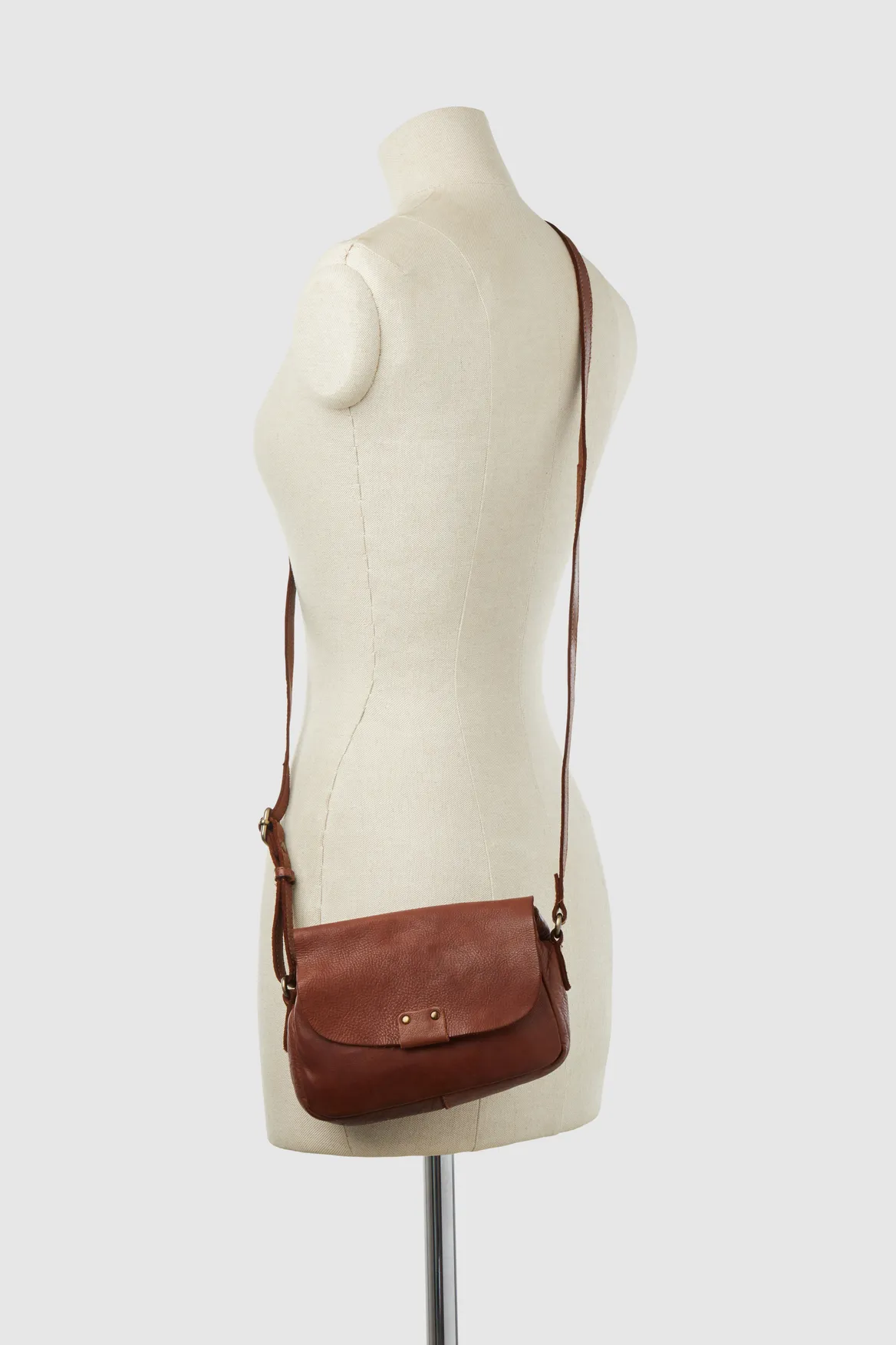 Ari Leather Small Crossbody Strandbags