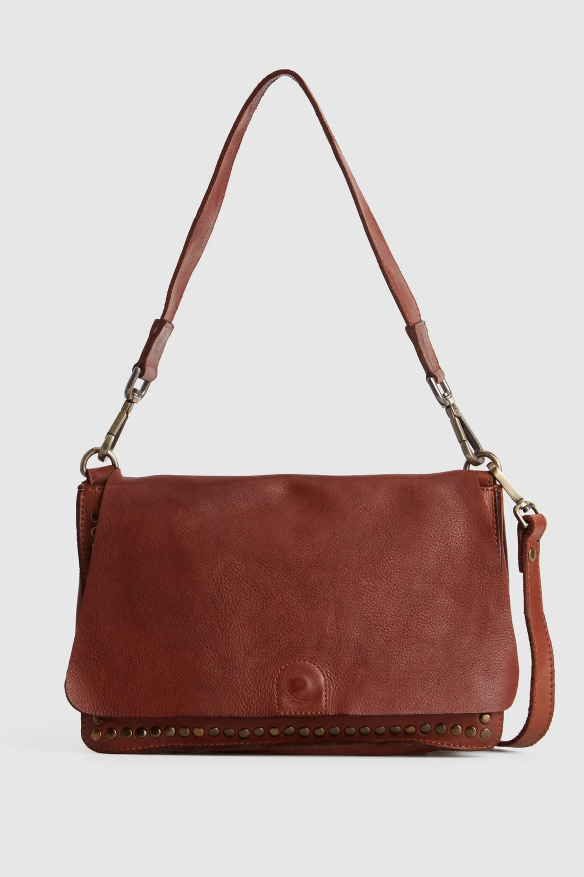 AriStud Leather Flap Crossbody Bag Strandbags