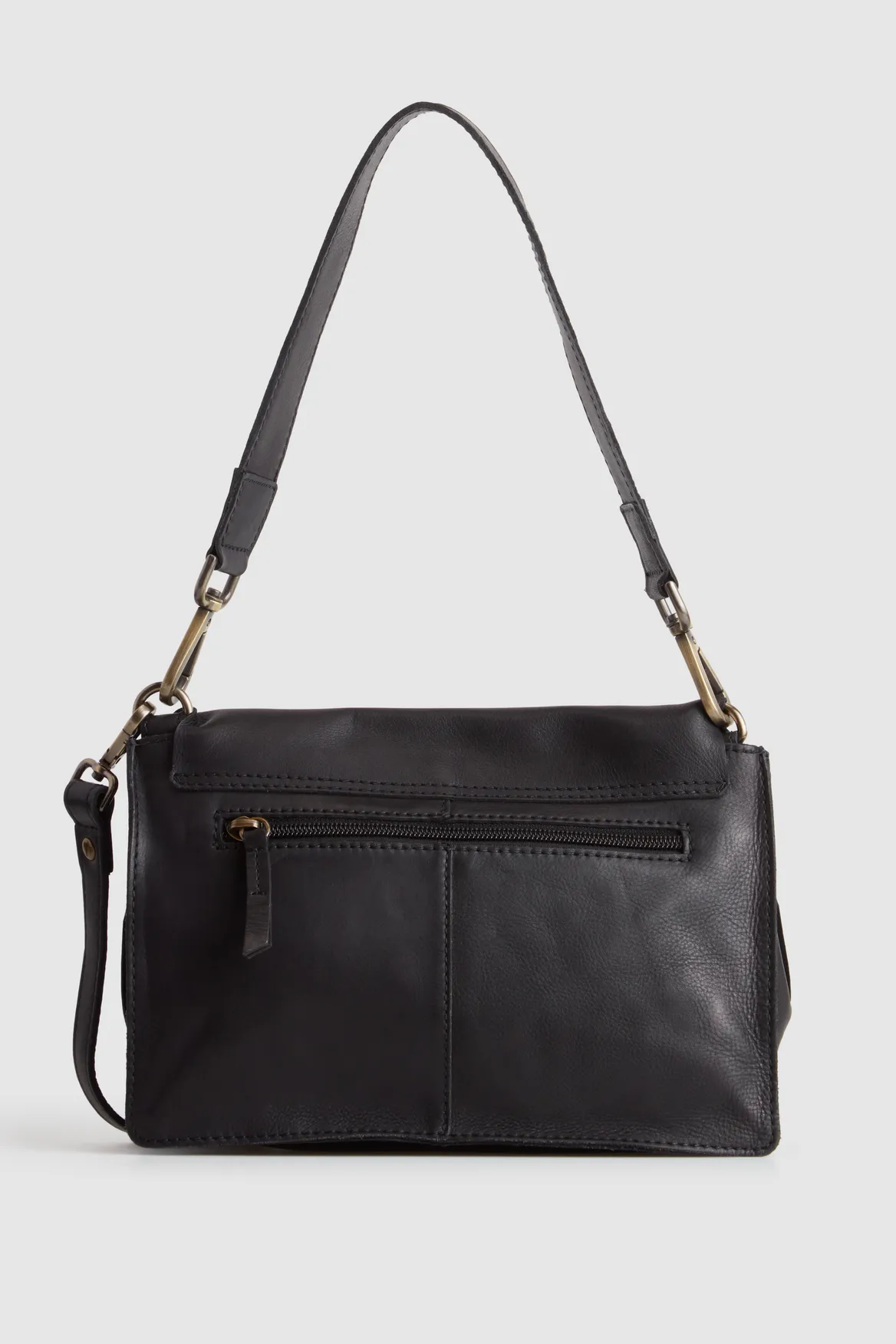 AriStud Leather Flap Crossbody Bag Strandbags