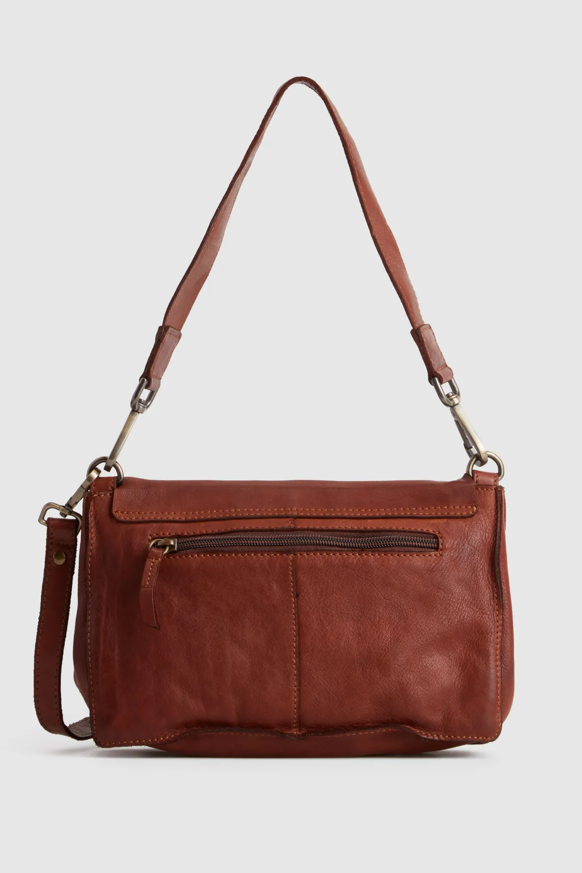 AriStud Leather Flap Crossbody Bag Strandbags