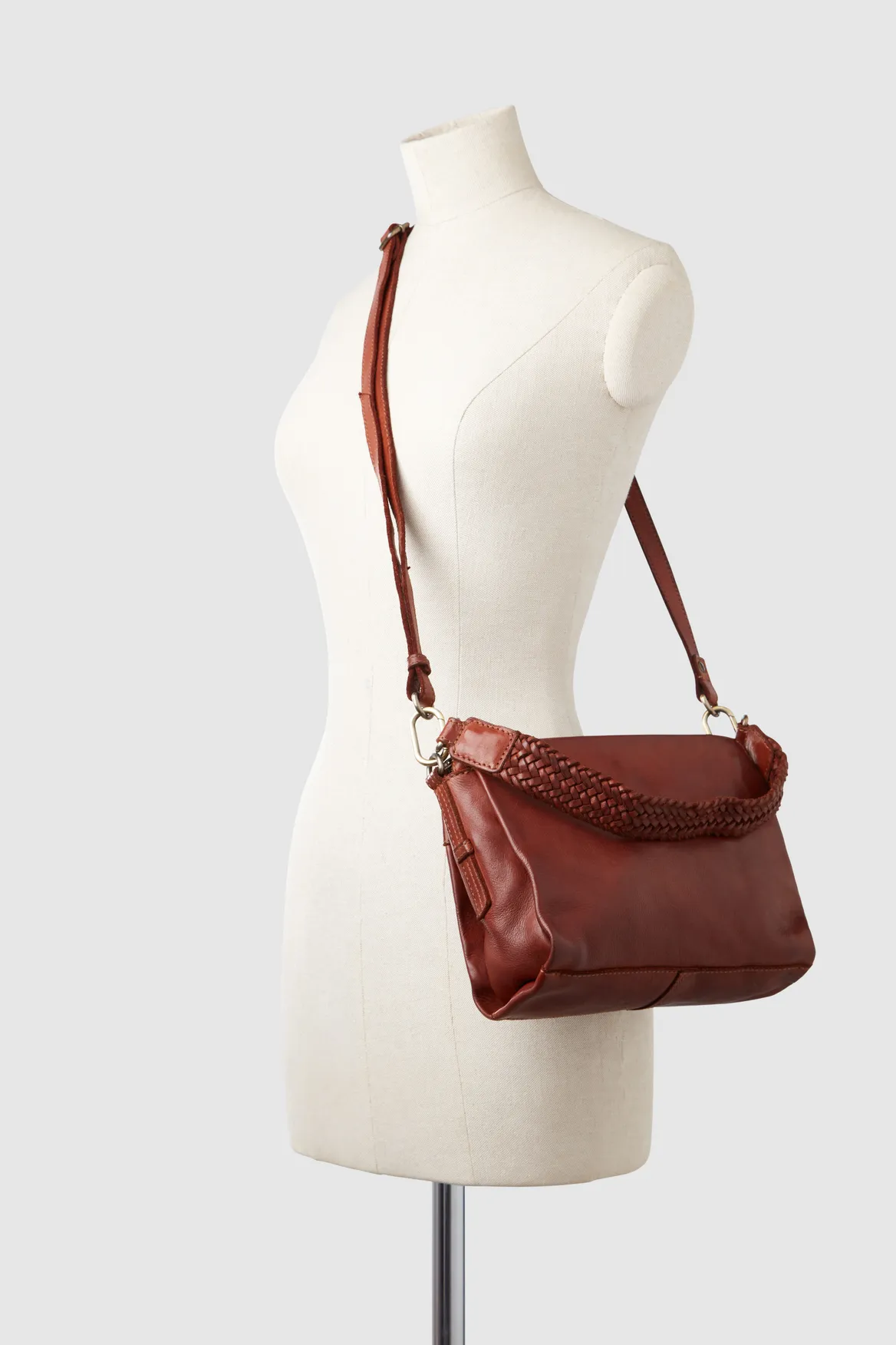 Bree Leather Braid Crossbody Bag Strandbags