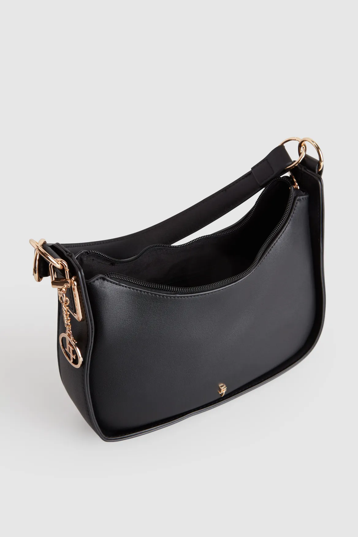 Charm Shoulder Bag Strandbags