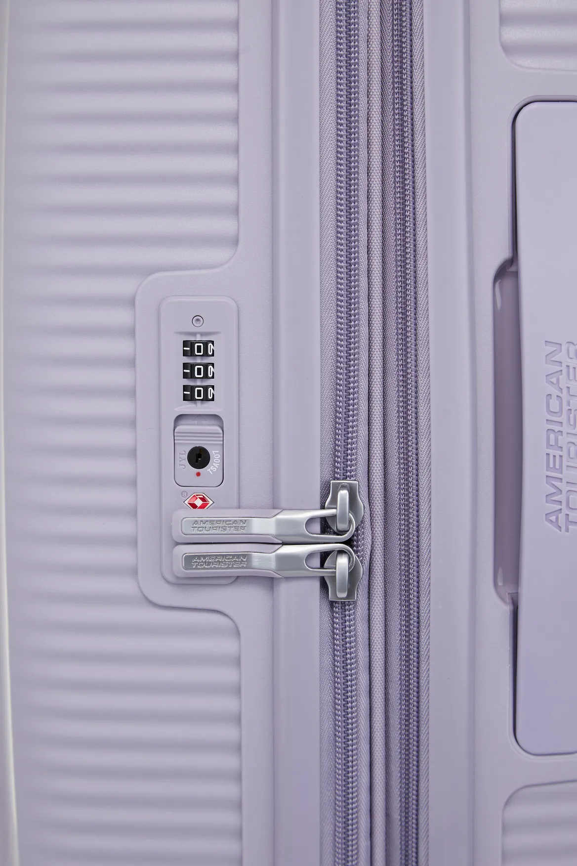 Curio 2 69cm Suitcase Strandbags