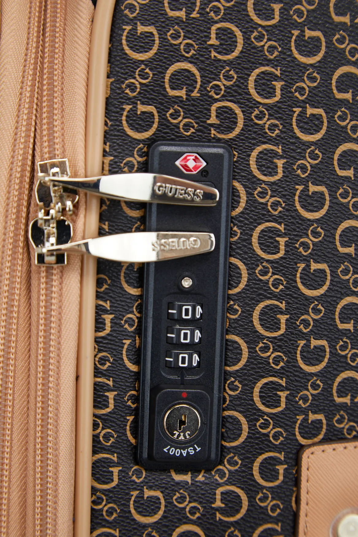 Elisa Check-In 69cm Suitcase Strandbags