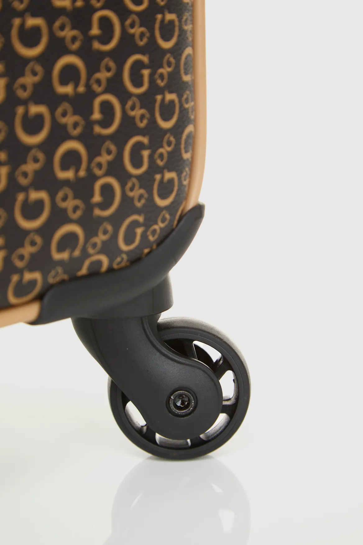 Elisa Check-In 78cm Suitcase Strandbags