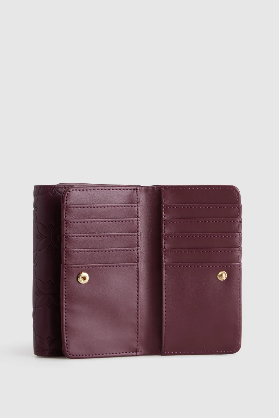 Embossed Medium Wallet Strandbags