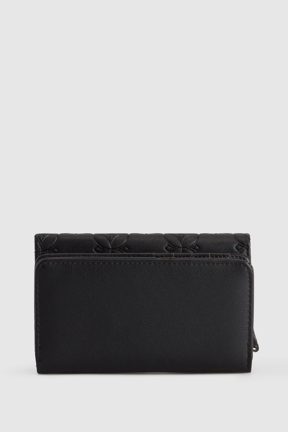 Embossed Medium Wallet Strandbags