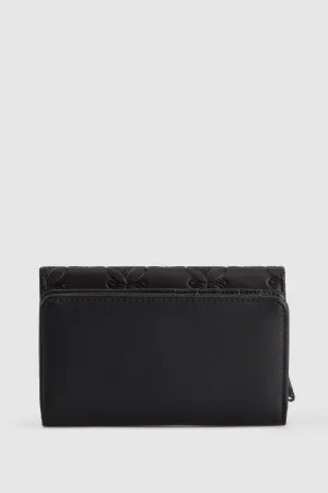 Embossed Medium Wallet Strandbags