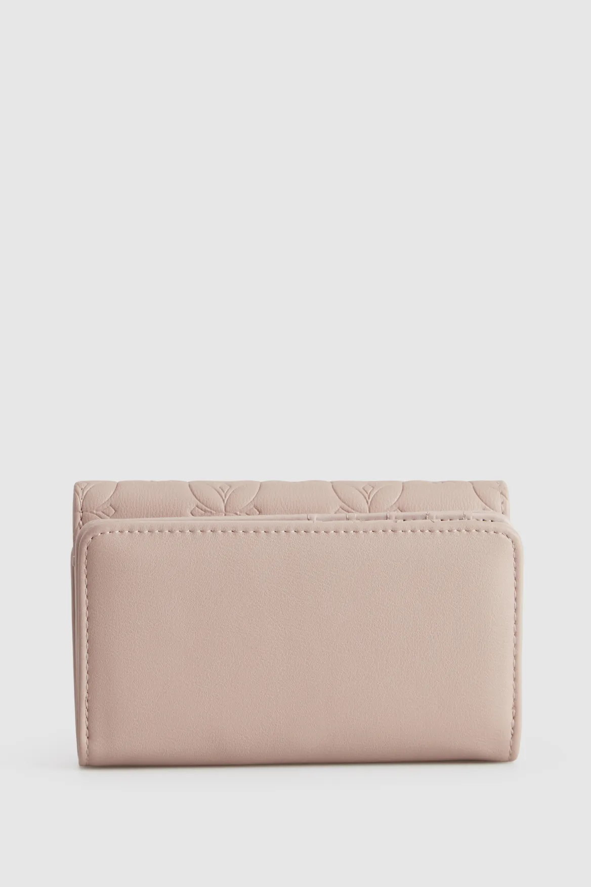 Embossed Medium Wallet Strandbags