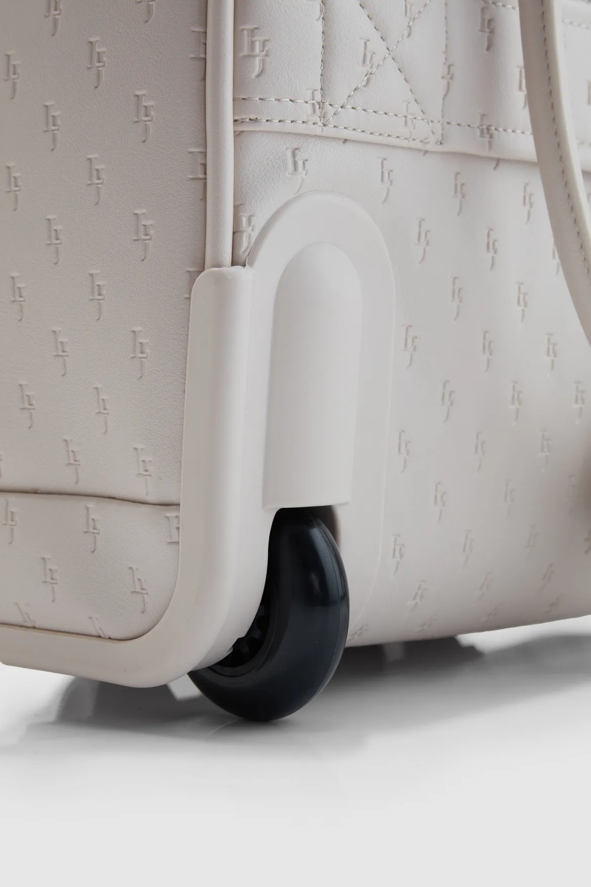 Embossed Under Seat Bag Strandbags