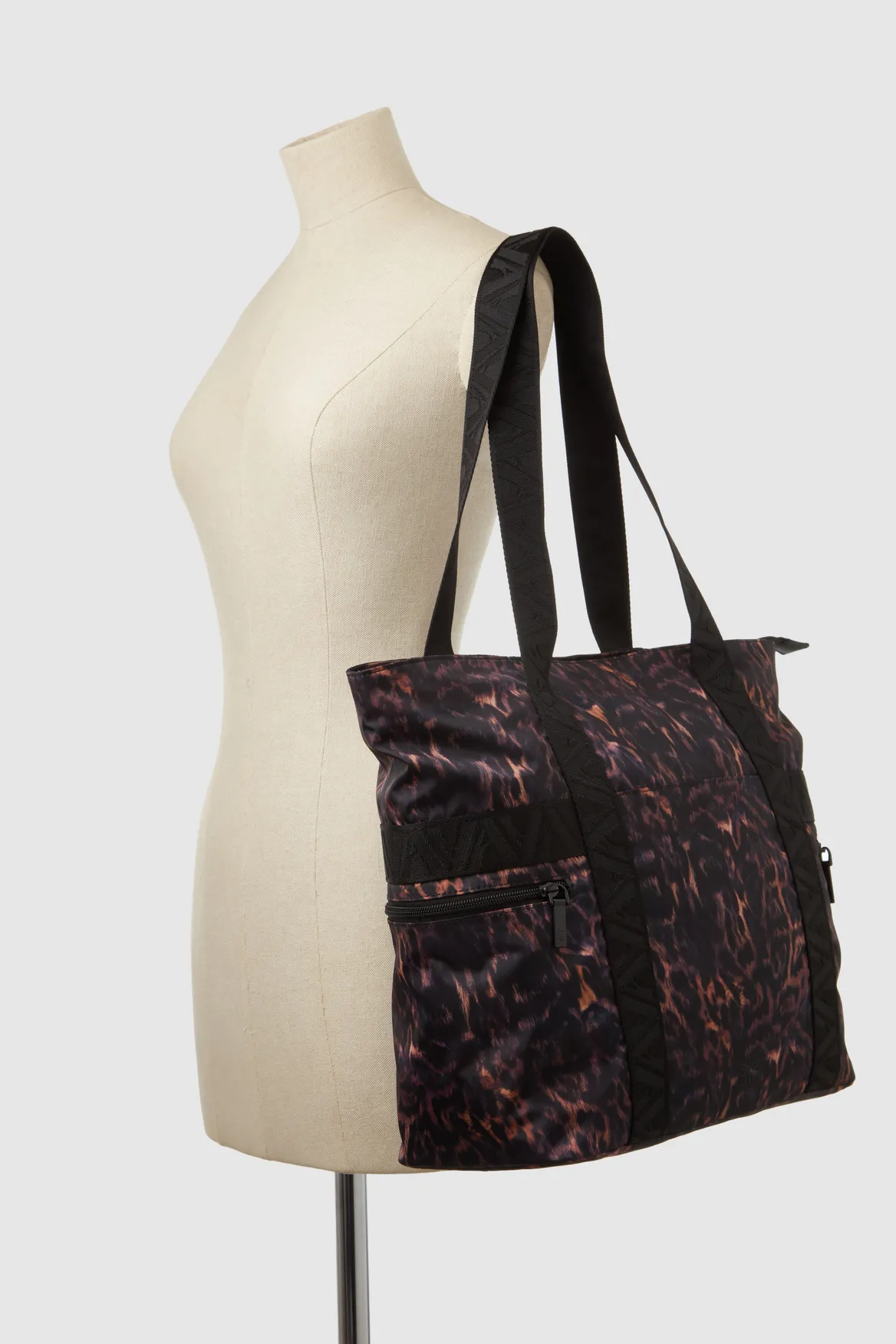Gia Large Nylon Leopard Tote Bag Strandbags