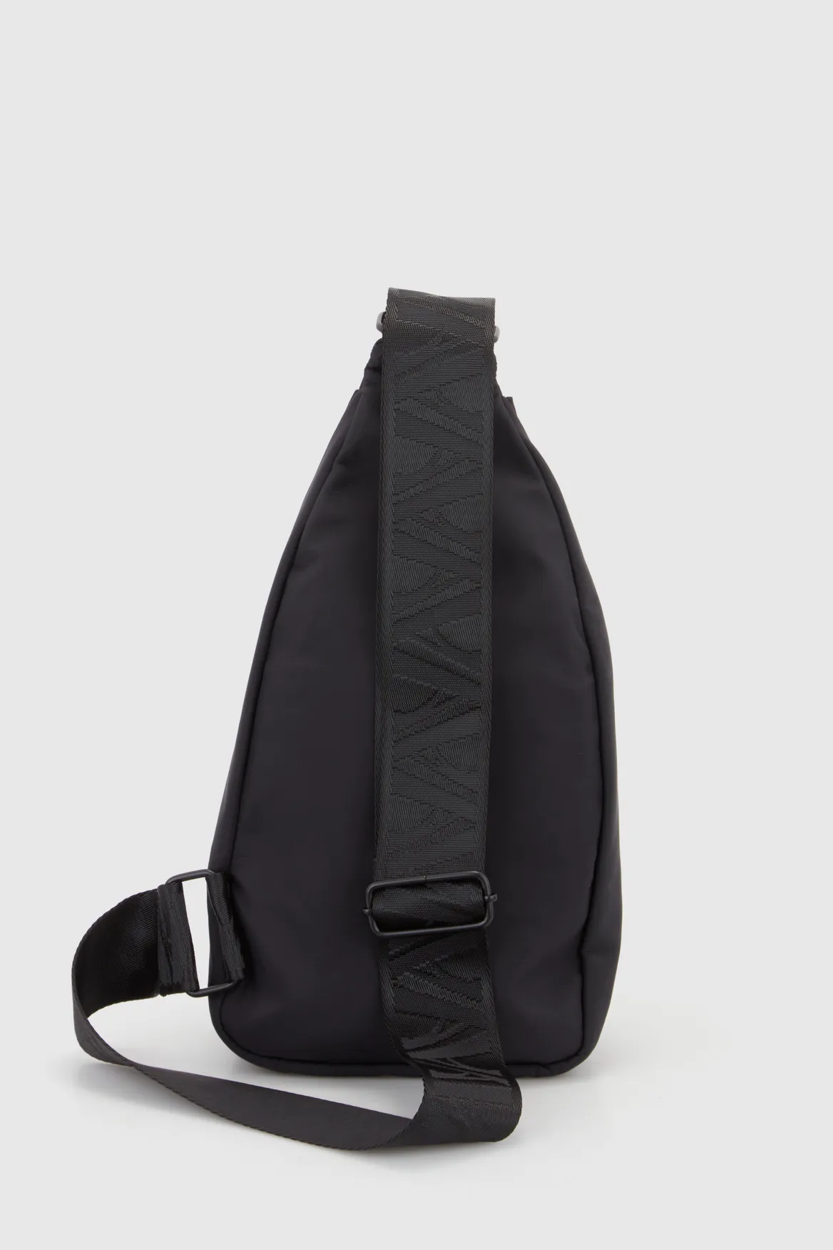 Gia Multi Pocket Nylon Sling Bag Strandbags