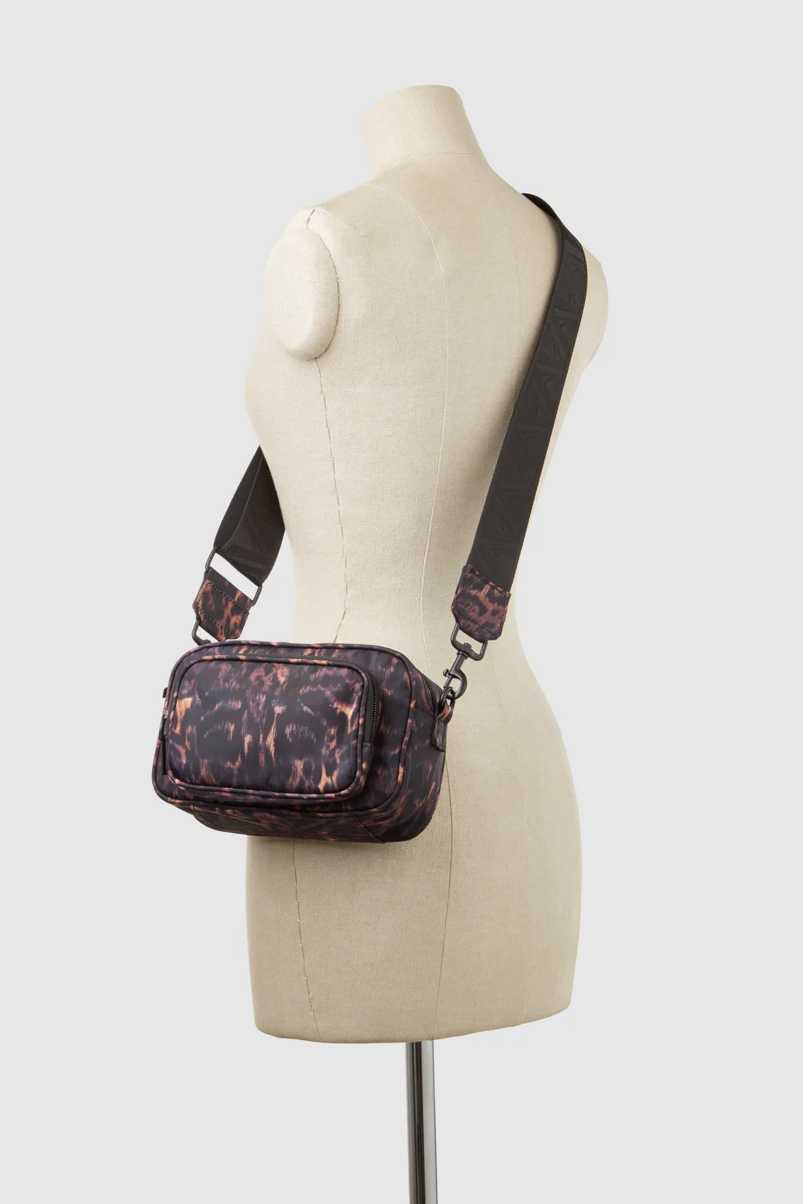 Gia Nylon Leopard Crossbody Bag Strandbags