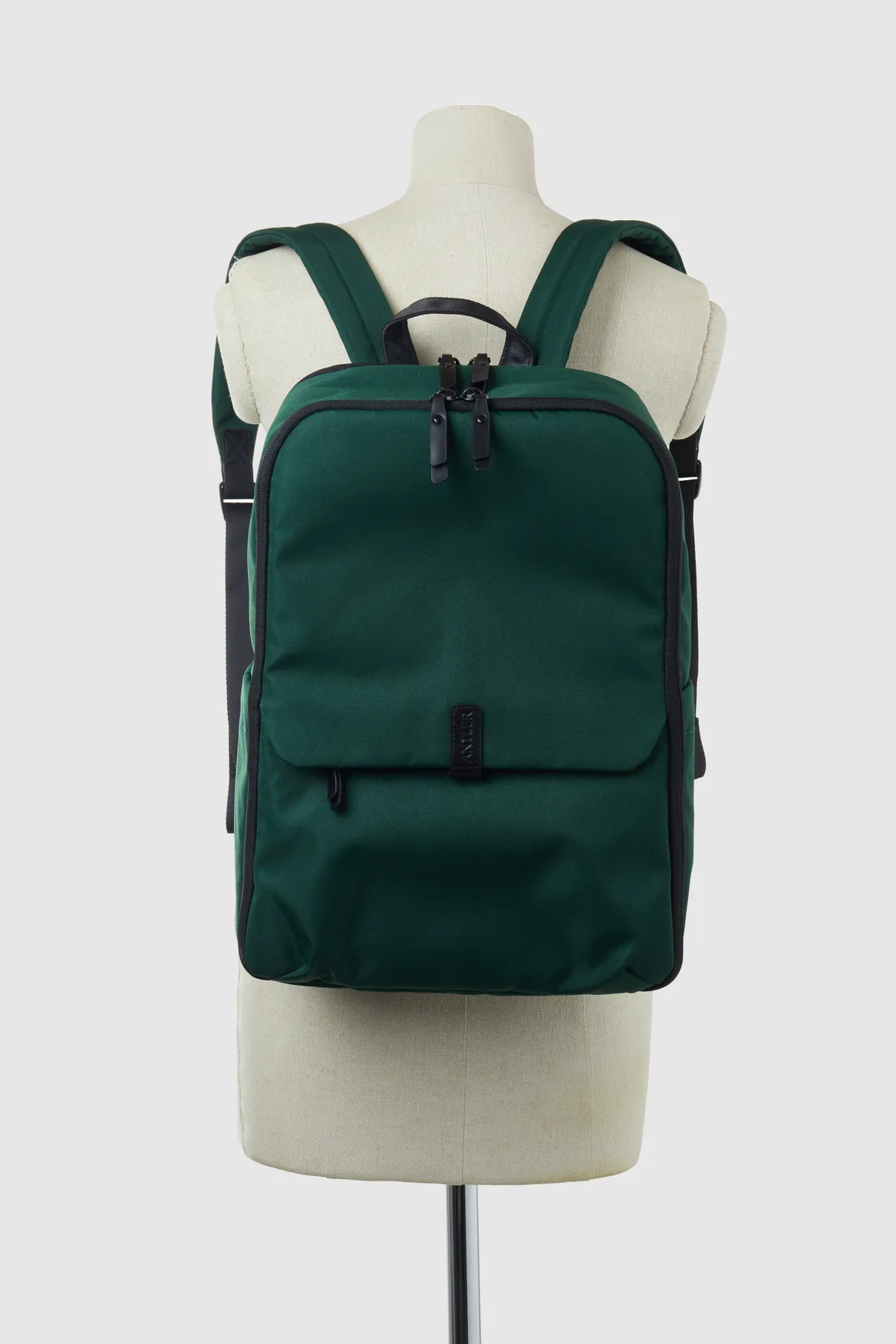Icon Large Backpack Strandbags