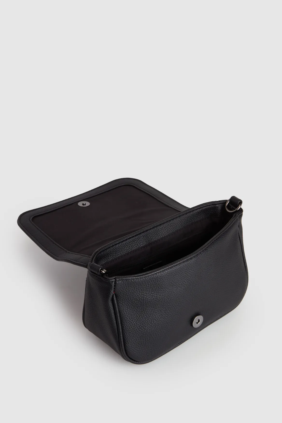 Juni Flapover Crossbody Bag Strandbags