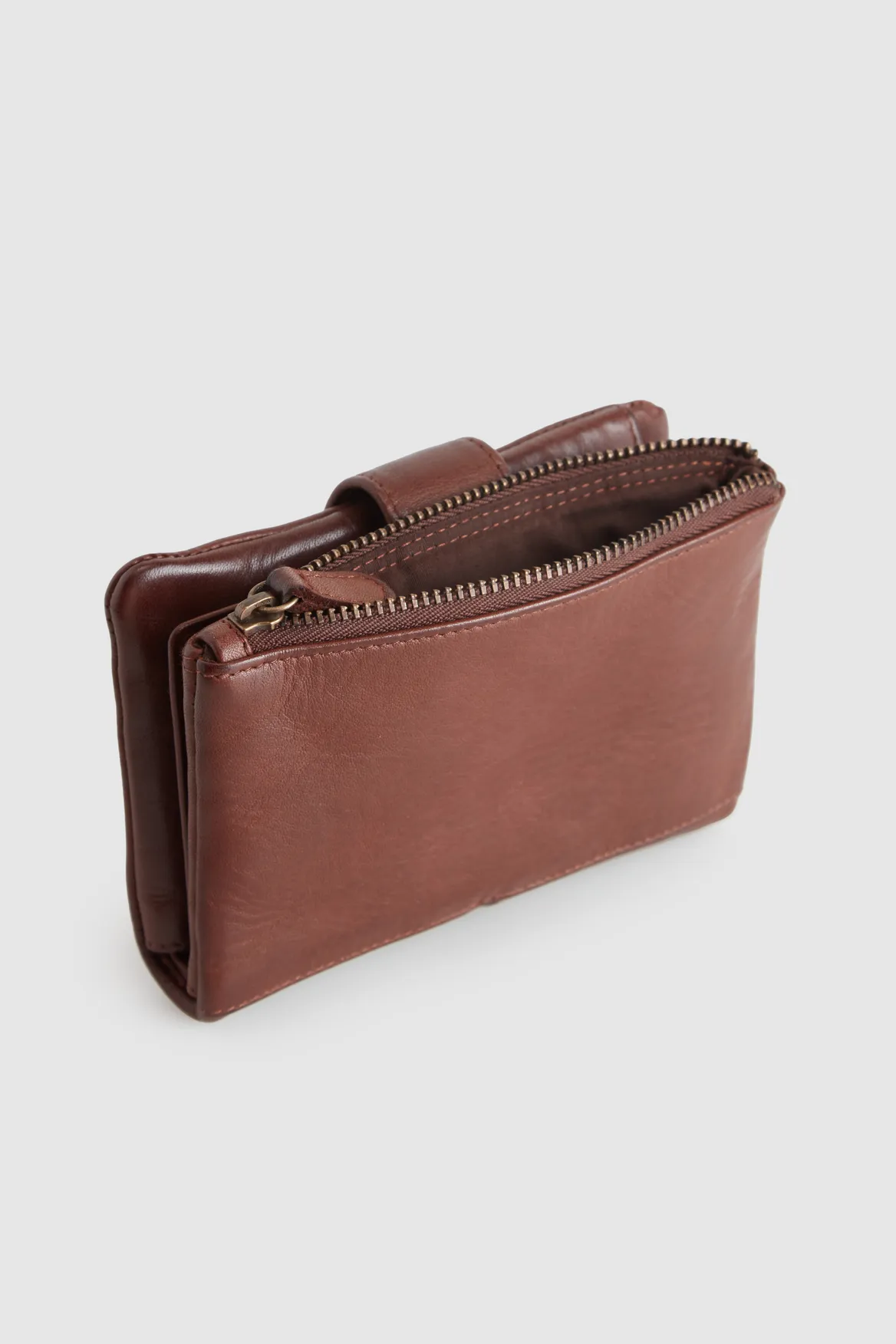Leather Medium Soft Wallet Strandbags