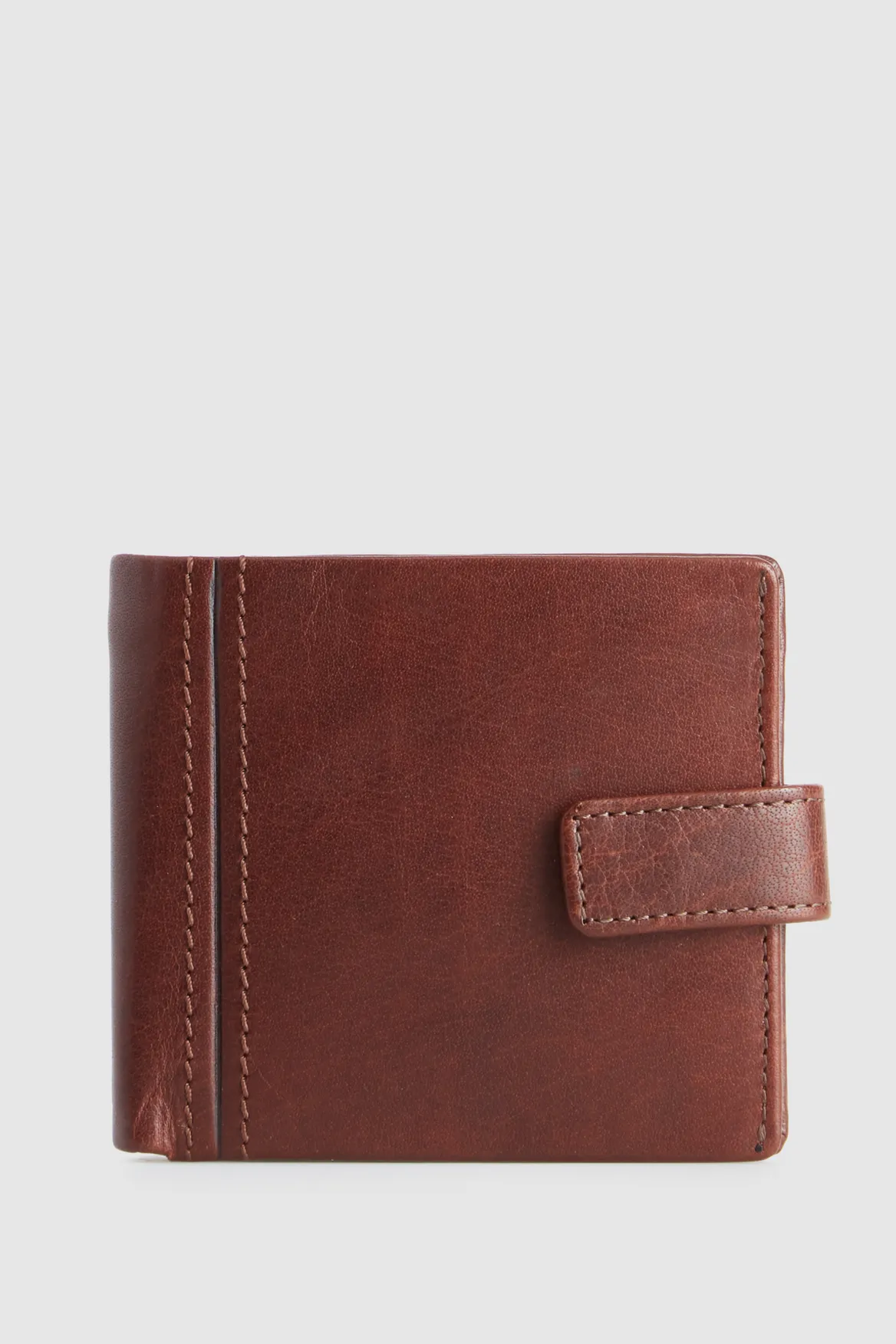 Leather Tab Wallet Strandbags