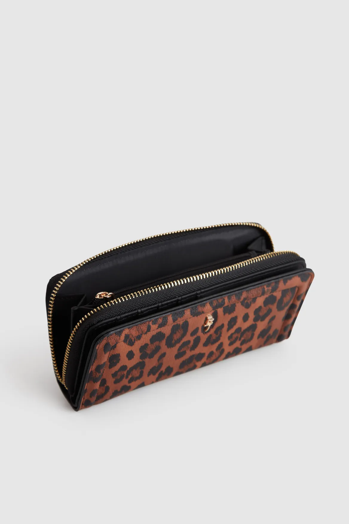Leopard Large Ziparound Wallet Strandbags