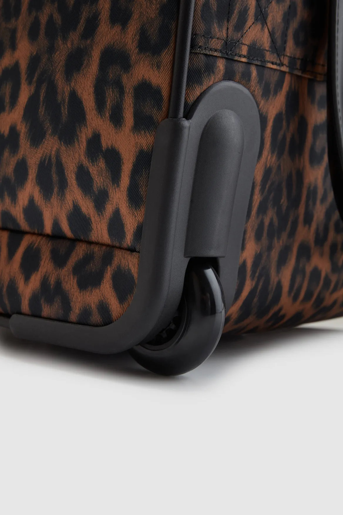 Leopard Under Seat Bag Strandbags