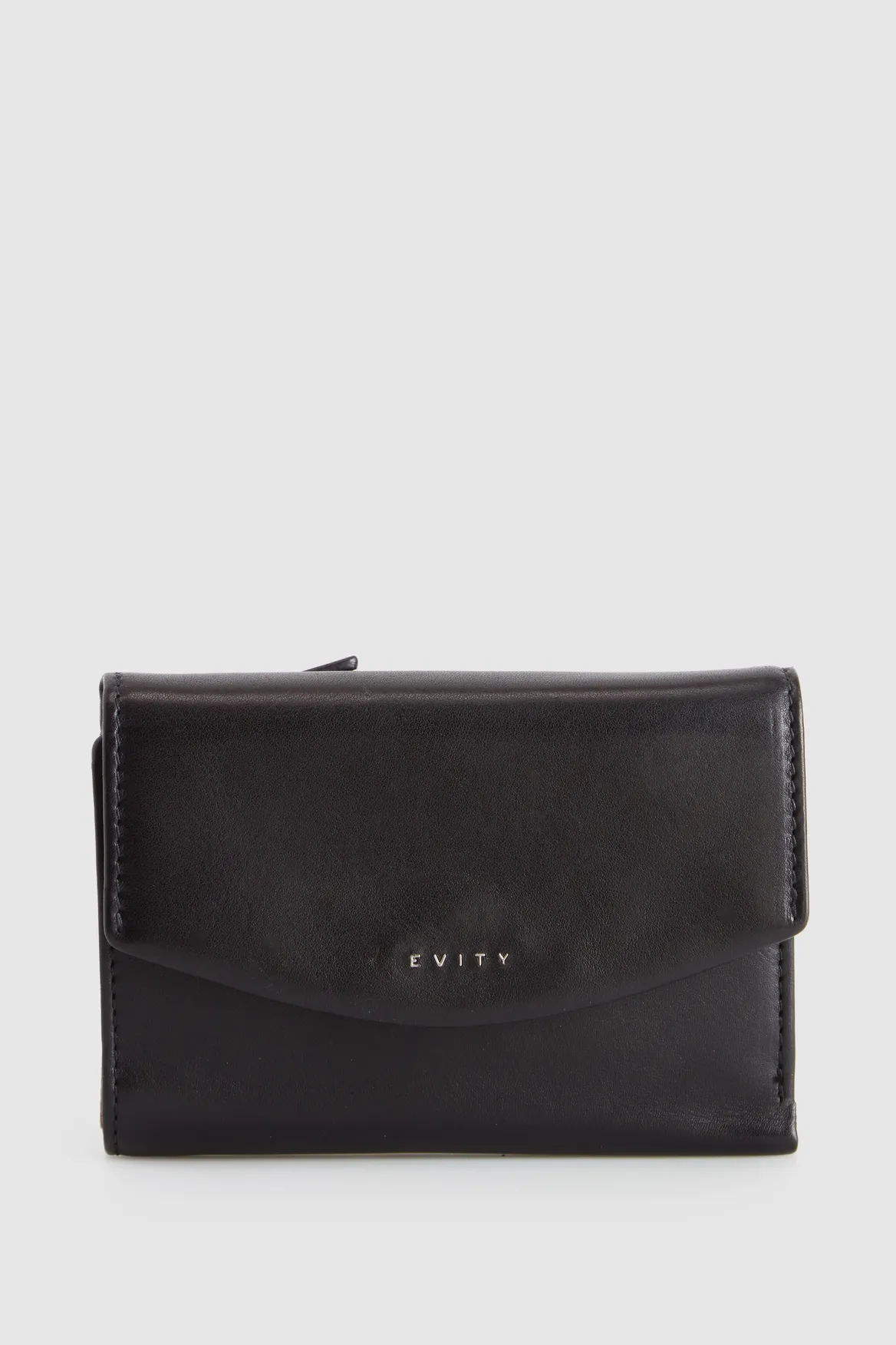 Liza Leather Medium Wallet Strandbags