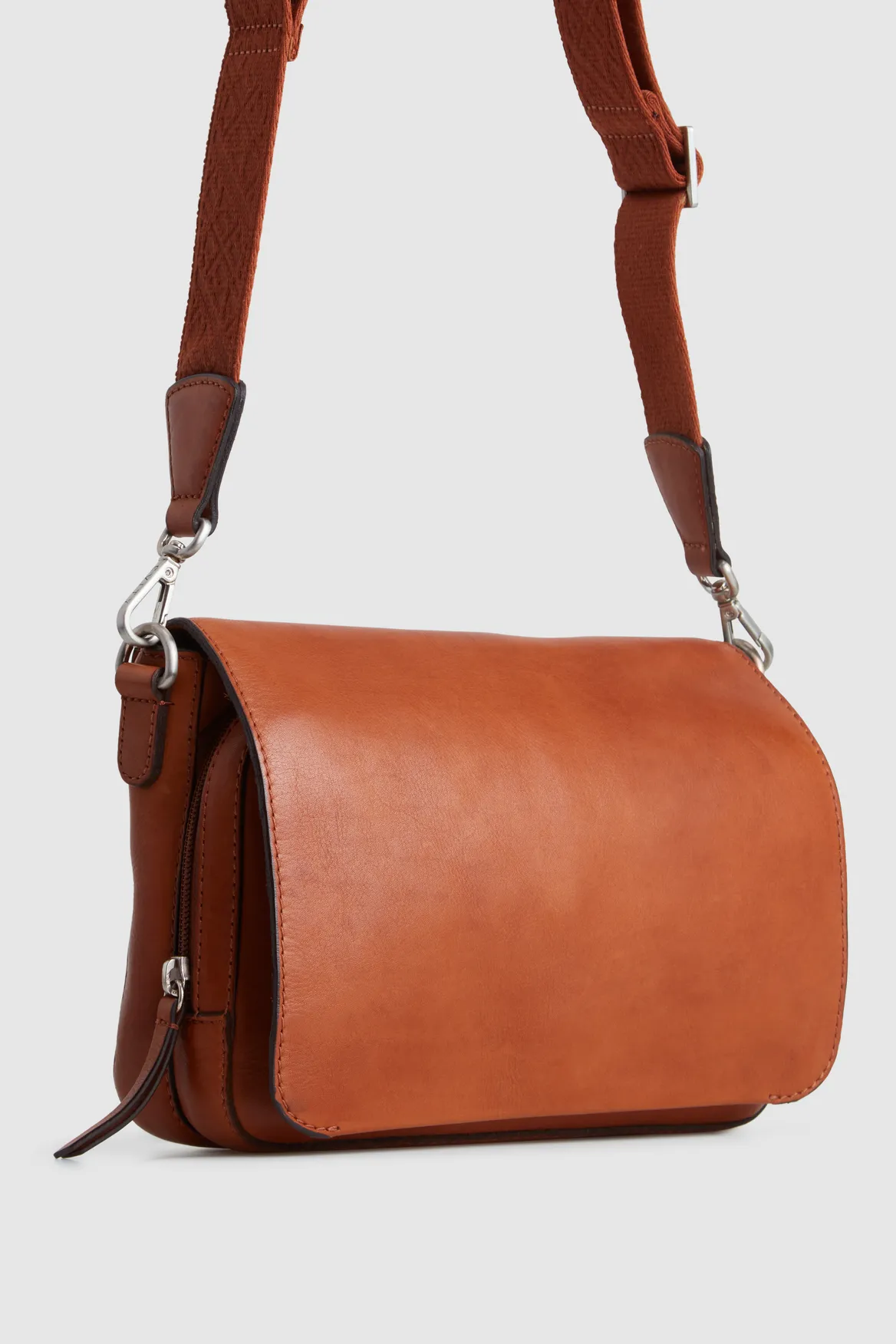 Lyra Leather Flap Crossbody Bag Strandbags