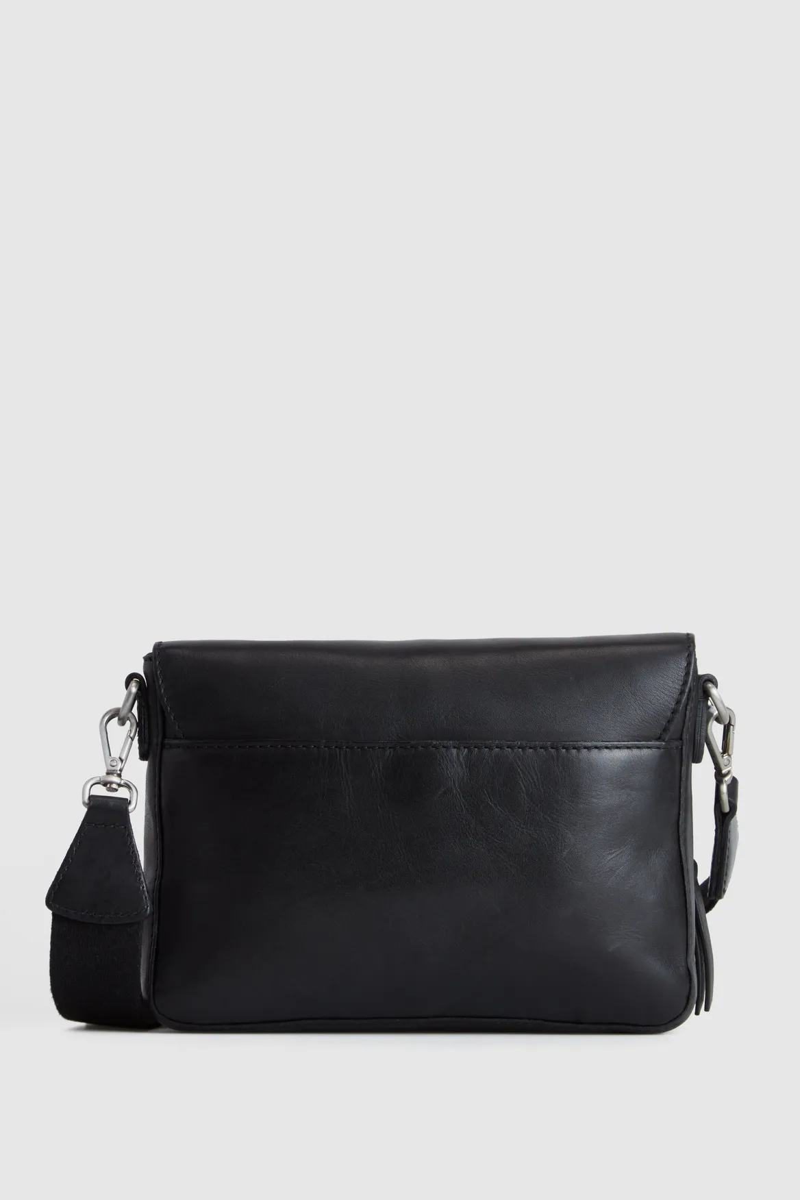 Lyra Leather Flap Crossbody Bag Strandbags