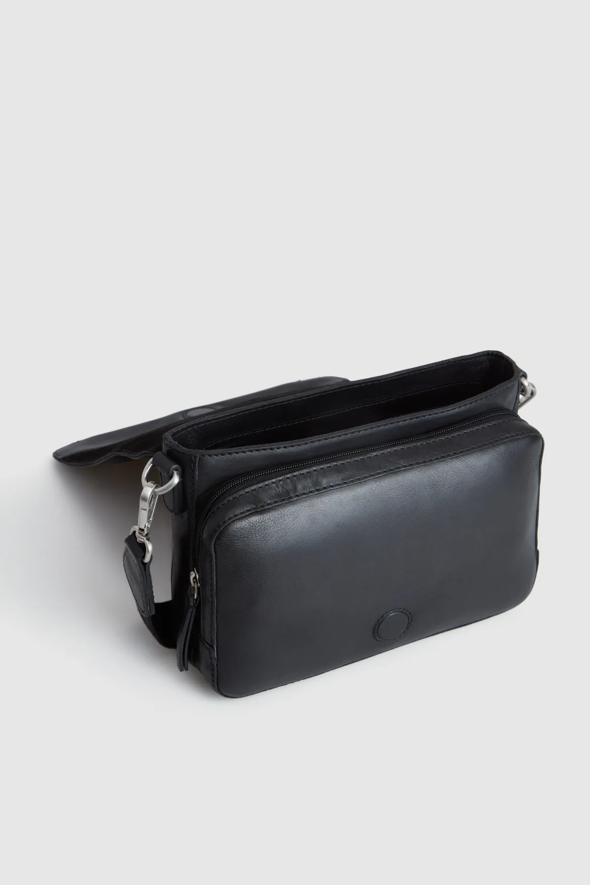 Lyra Leather Flap Crossbody Bag Strandbags