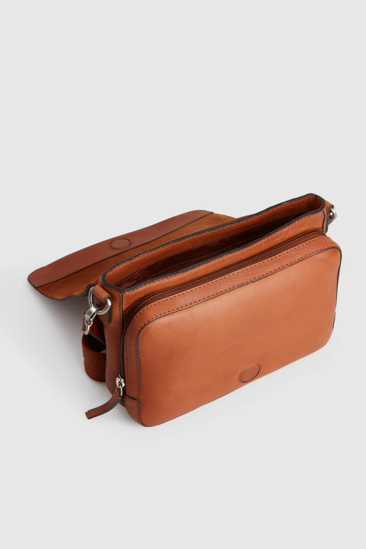 Lyra Leather Flap Crossbody Bag Strandbags