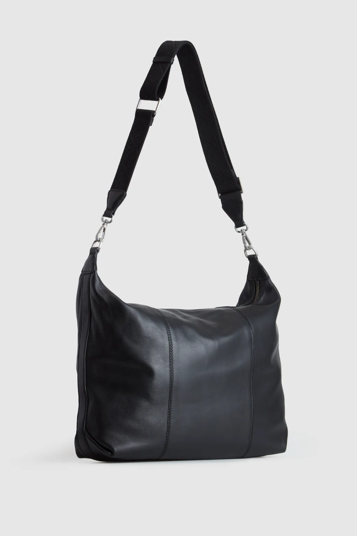 Lyra Leather Large Crossbody Bag Strandbags