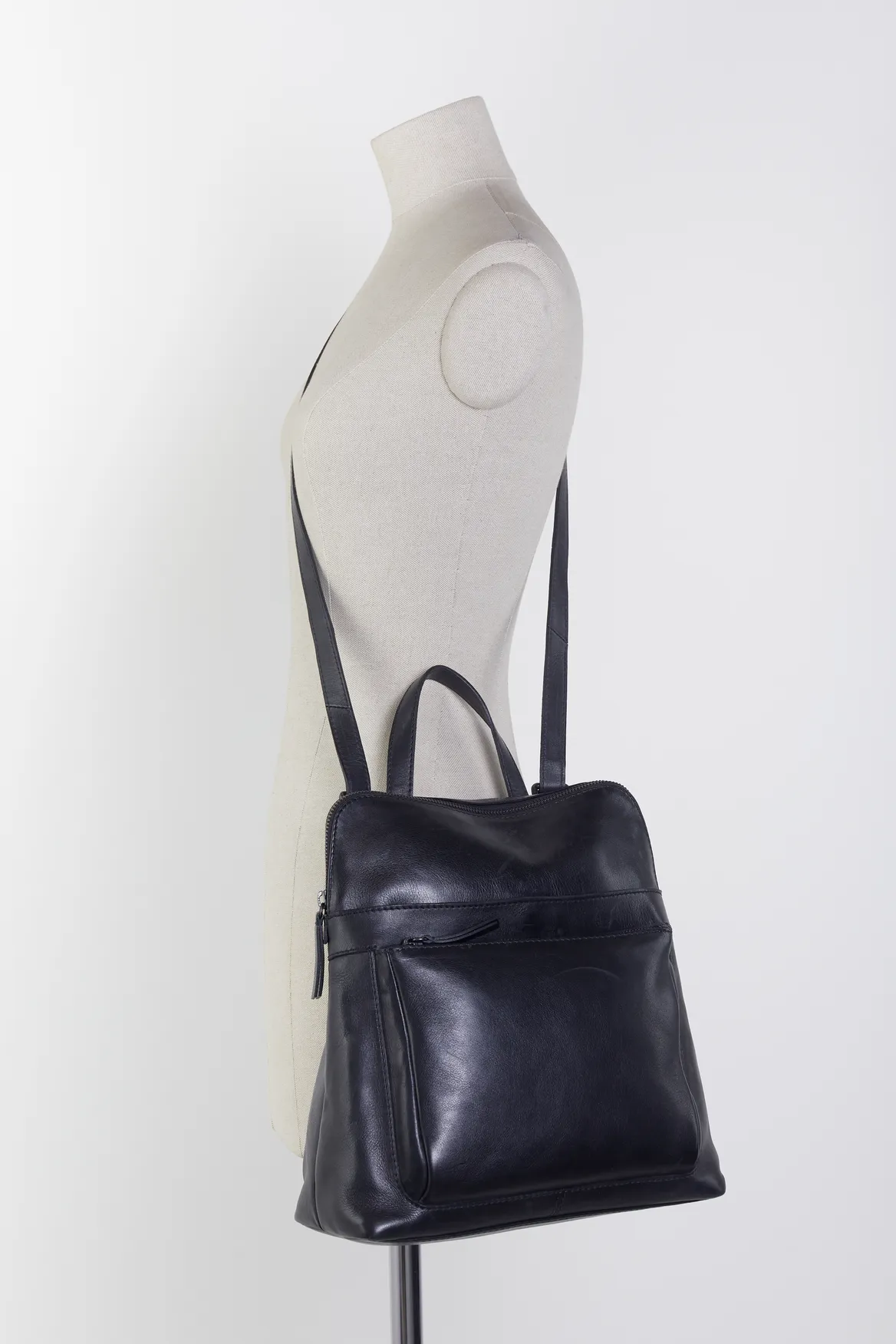 Maya Leather Convertible Backpack Strandbags