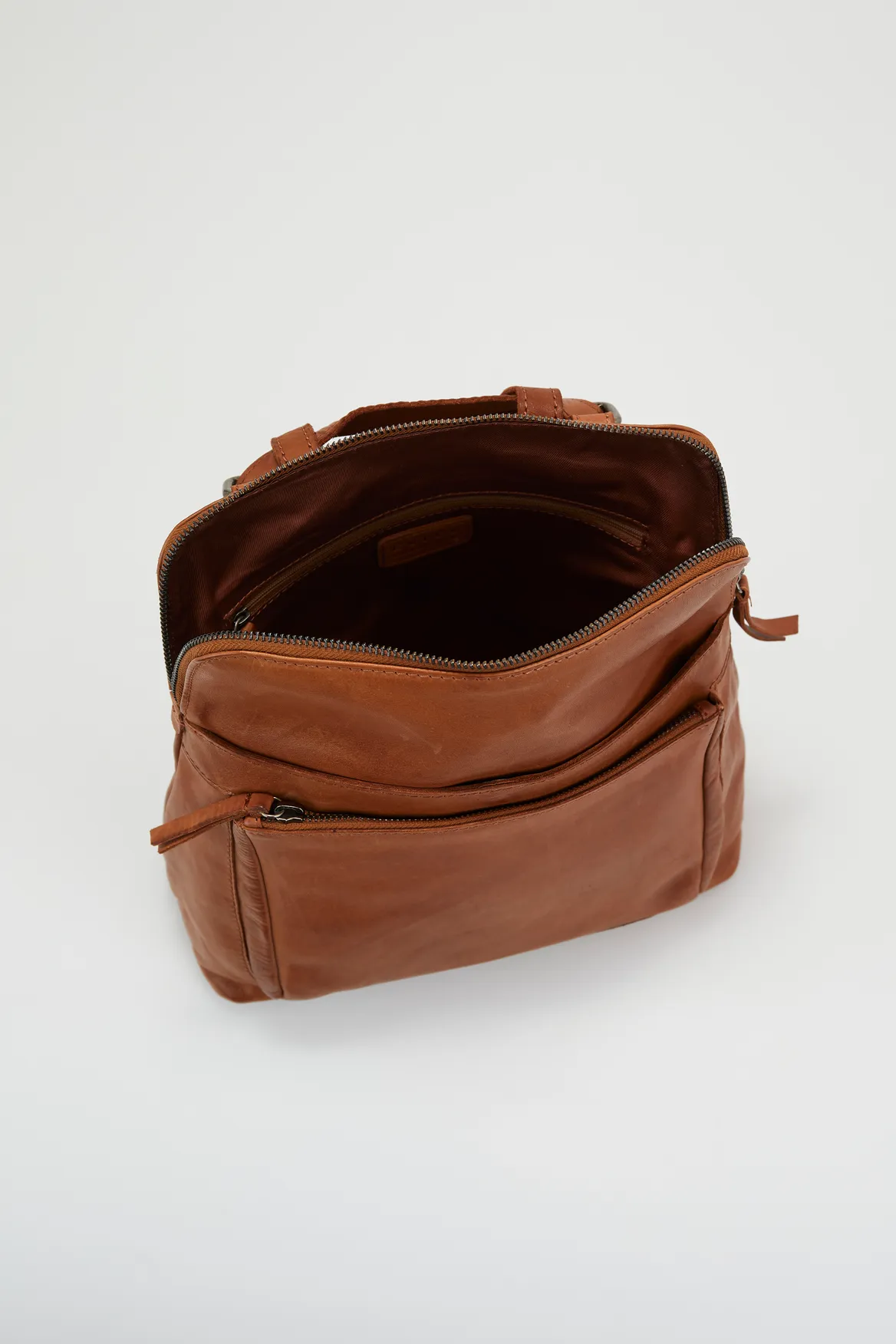 Maya Leather Convertible Backpack Strandbags