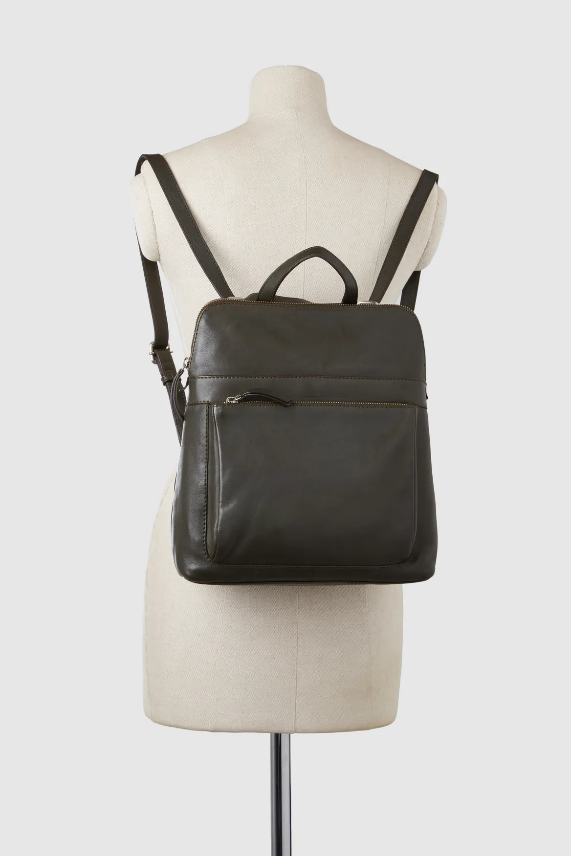 Maya Leather Convertible Backpack Strandbags