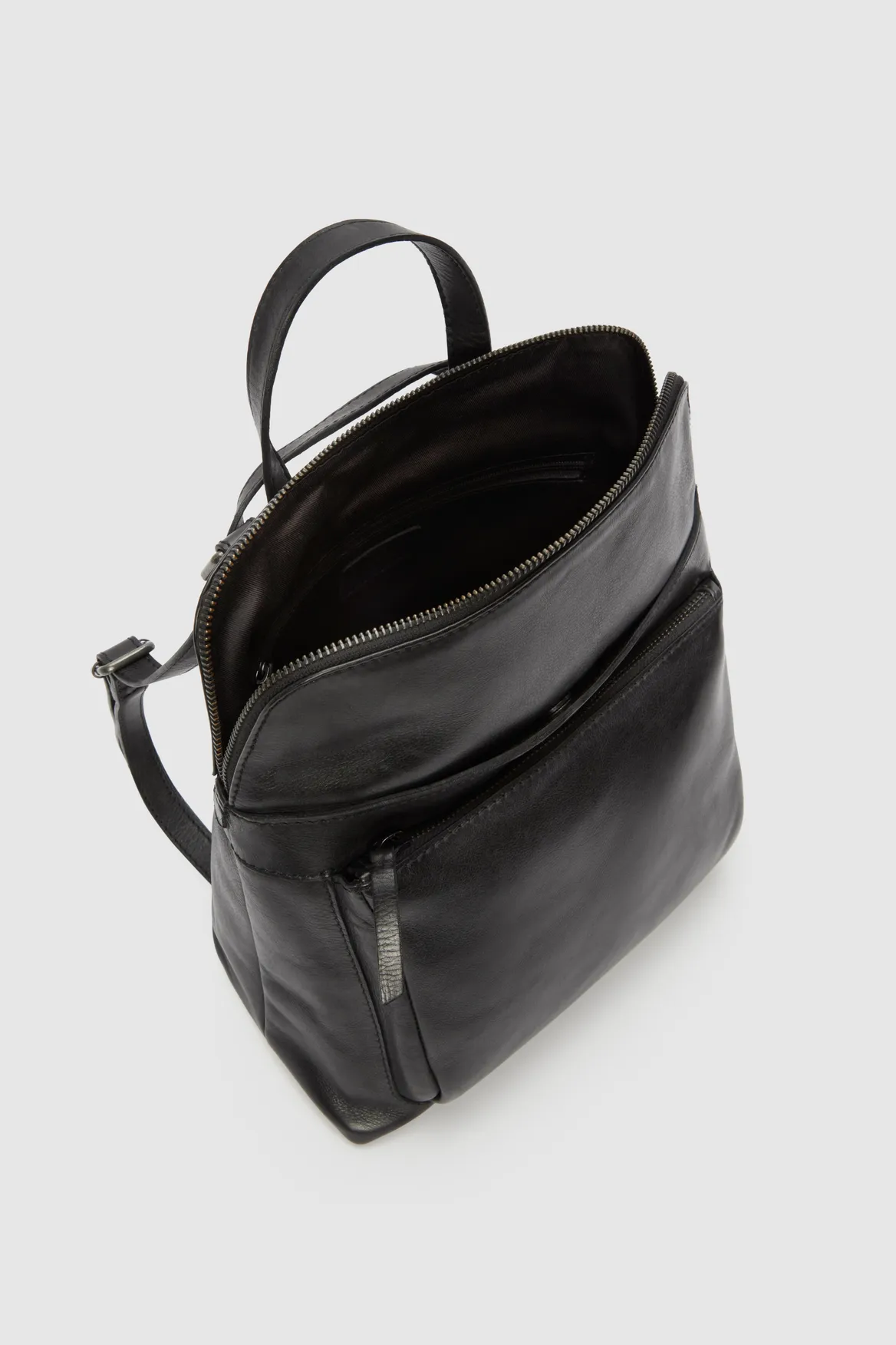 Maya Leather Convertible Backpack Strandbags
