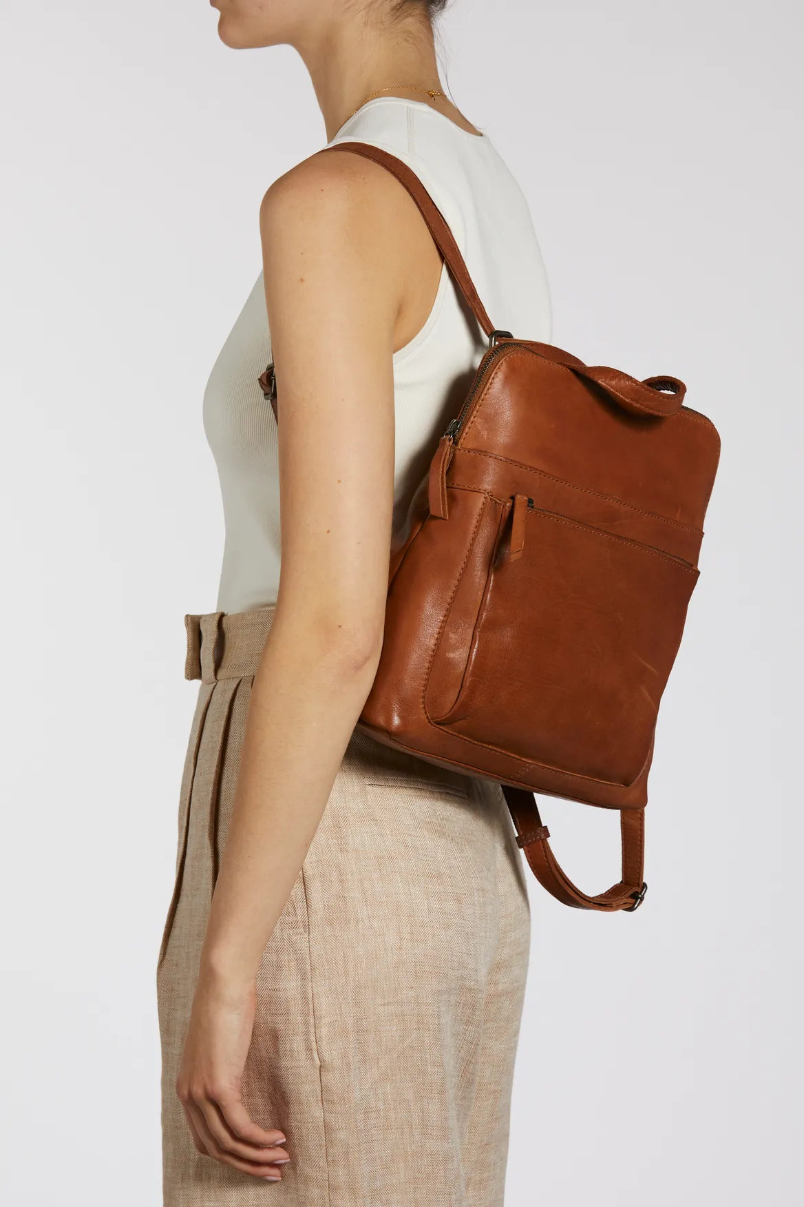 Maya Leather Convertible Backpack Strandbags