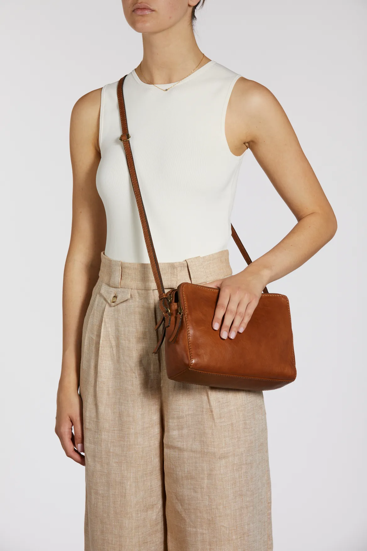 Maya Leather Crossbody Bag Strandbags