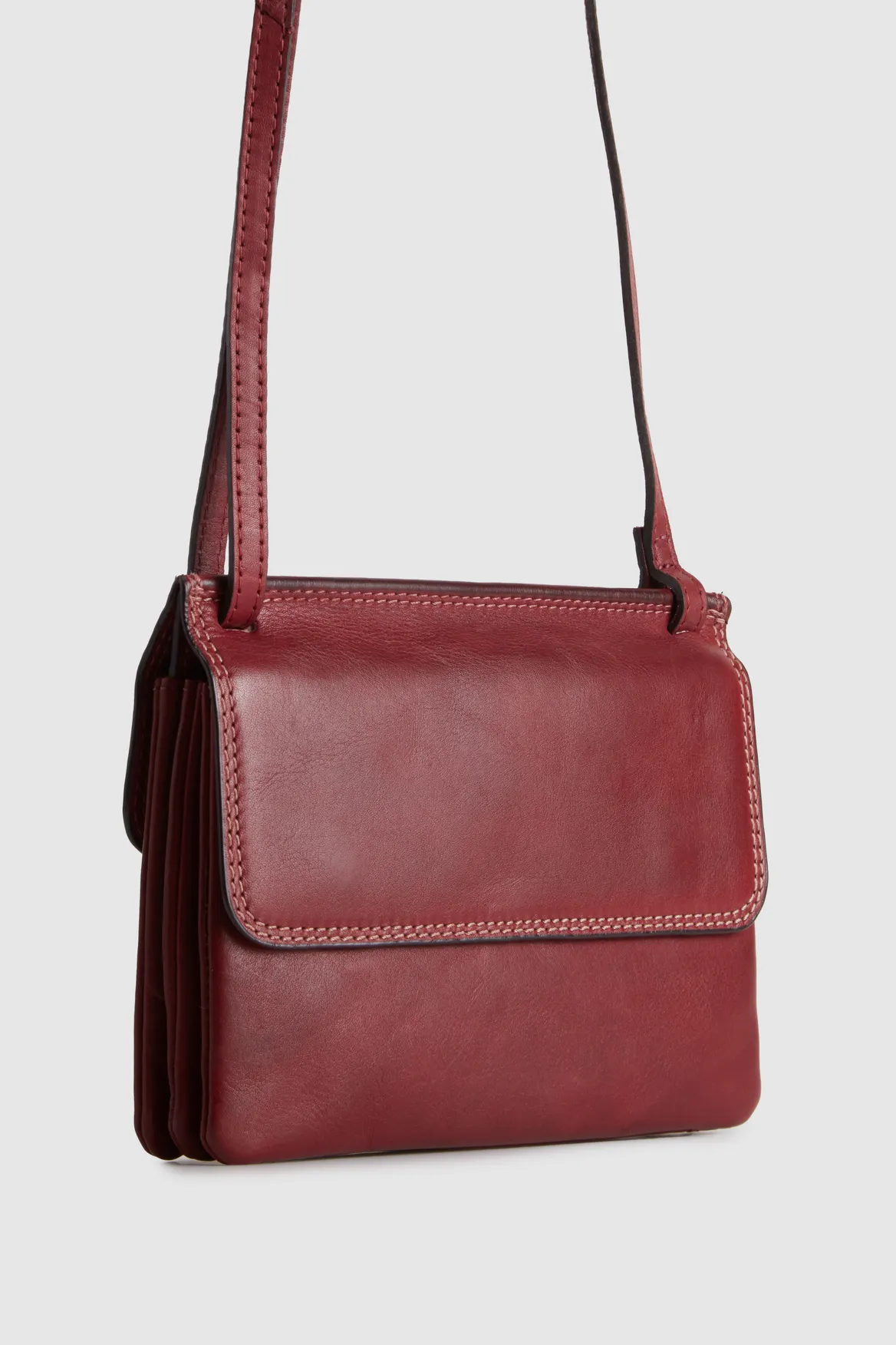 Maya Leather Double Flap Crossbody Strandbags