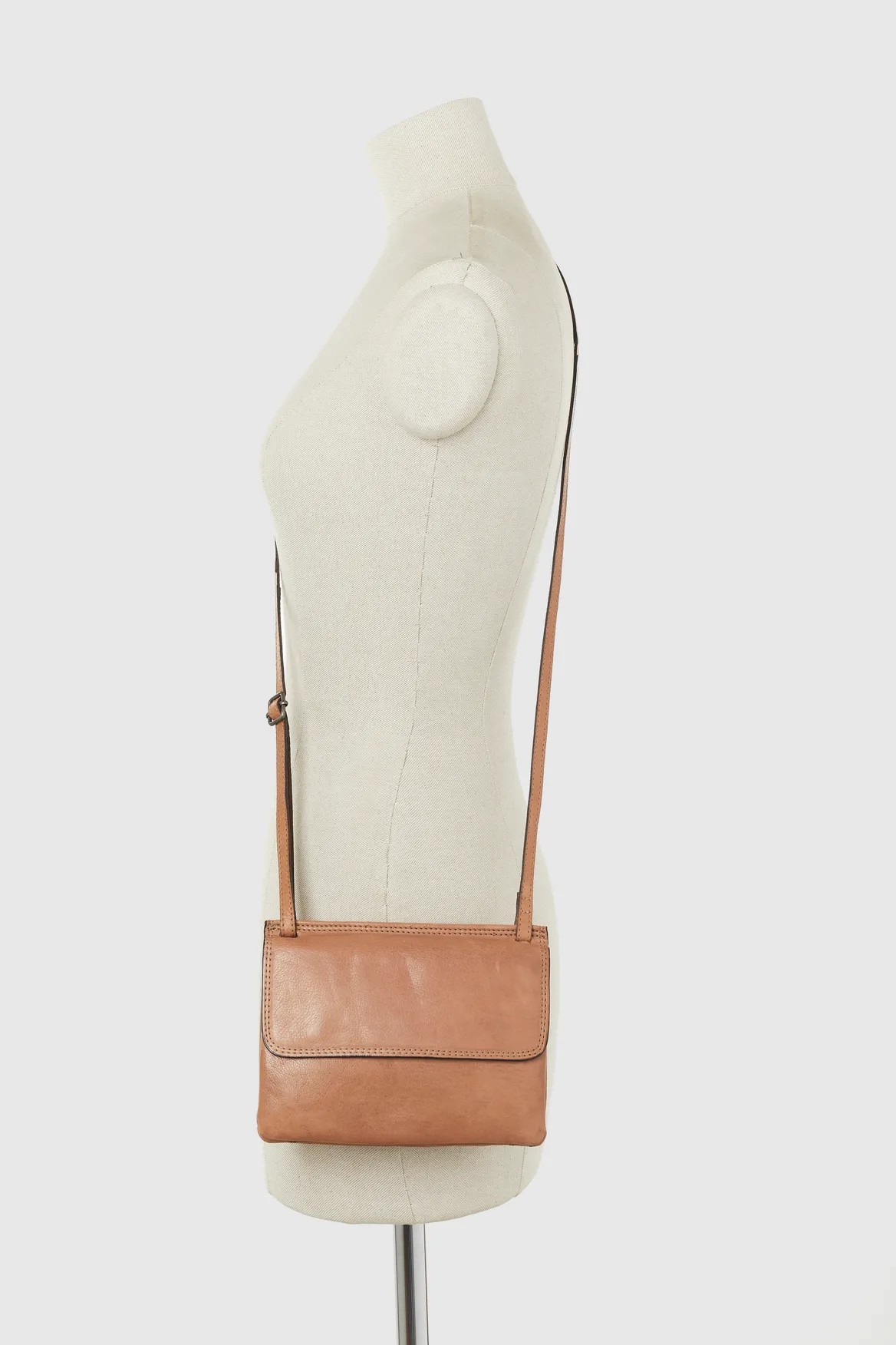 Maya Leather Double Flap Crossbody Strandbags