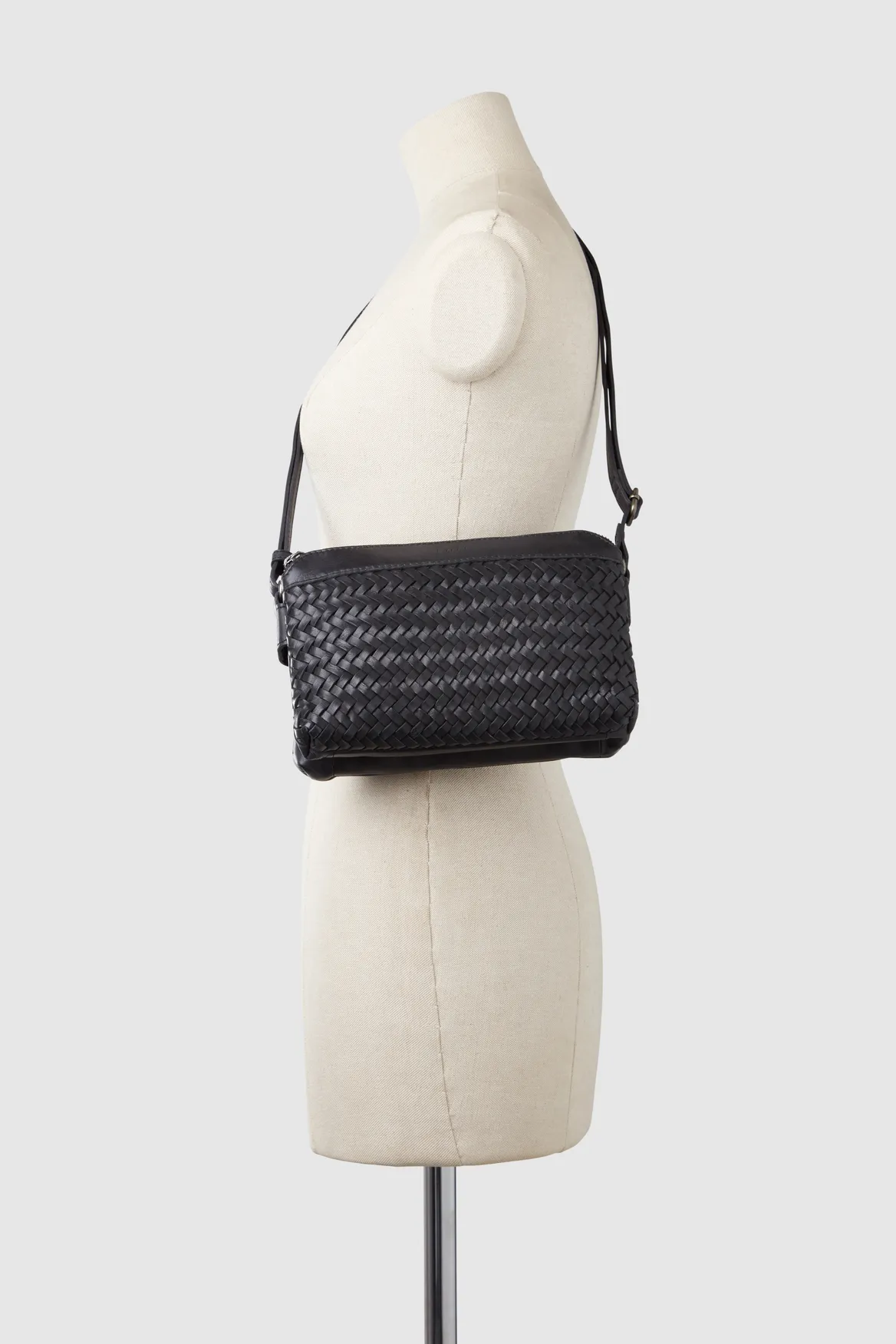 Mira Leather Crossbody Bag Strandbags