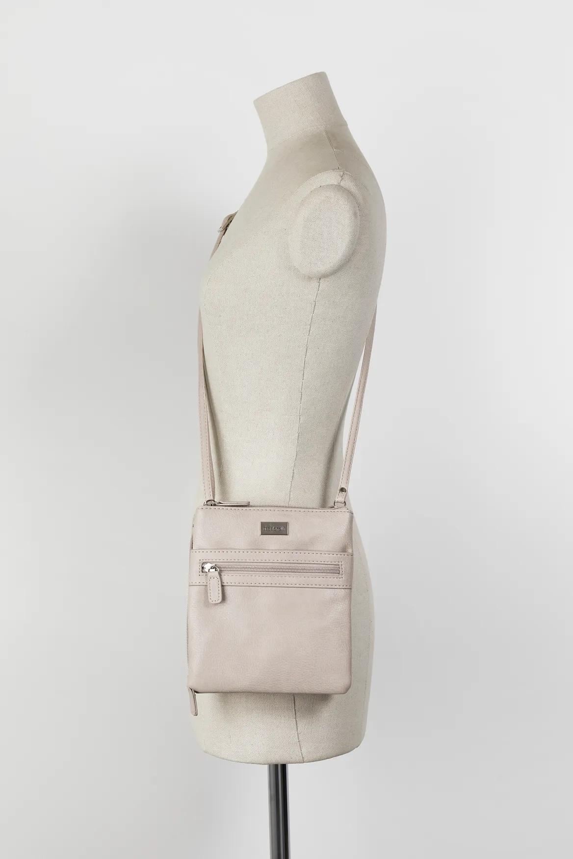 Multi Compartment Crossbody Bag Strandbags