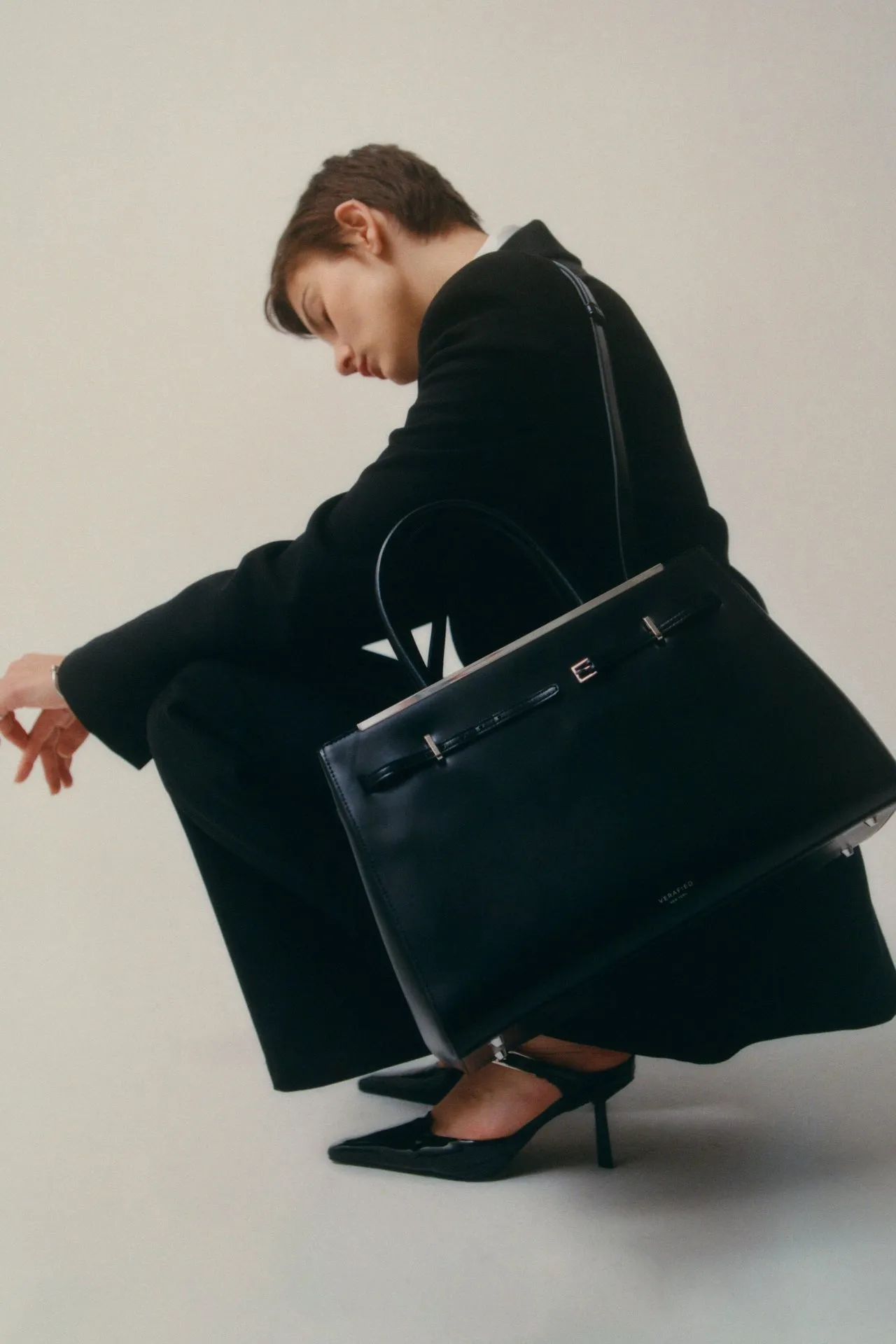 Noir Leather Book Tote Bag 33(Pre-Order Only. Will Ship Mid-April）