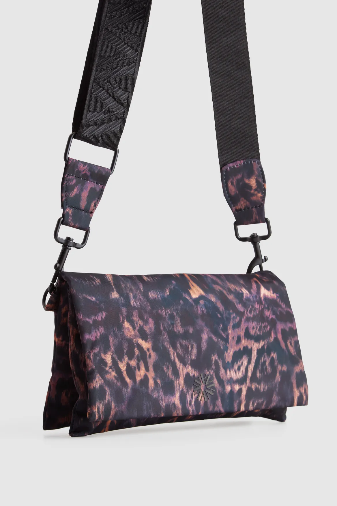 Nylon Flapover Crossbody Bag Strandbags