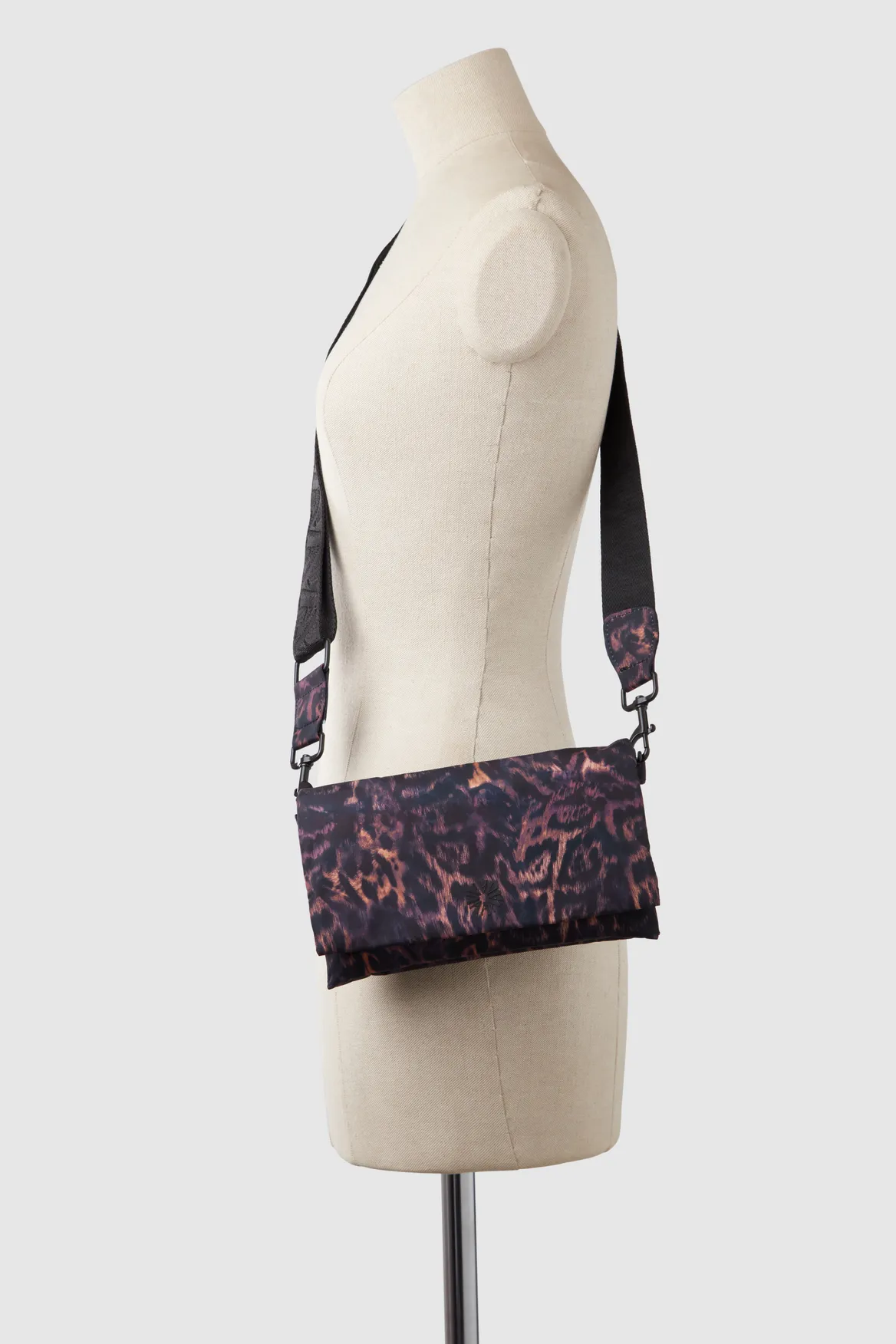 Nylon Flapover Crossbody Bag Strandbags