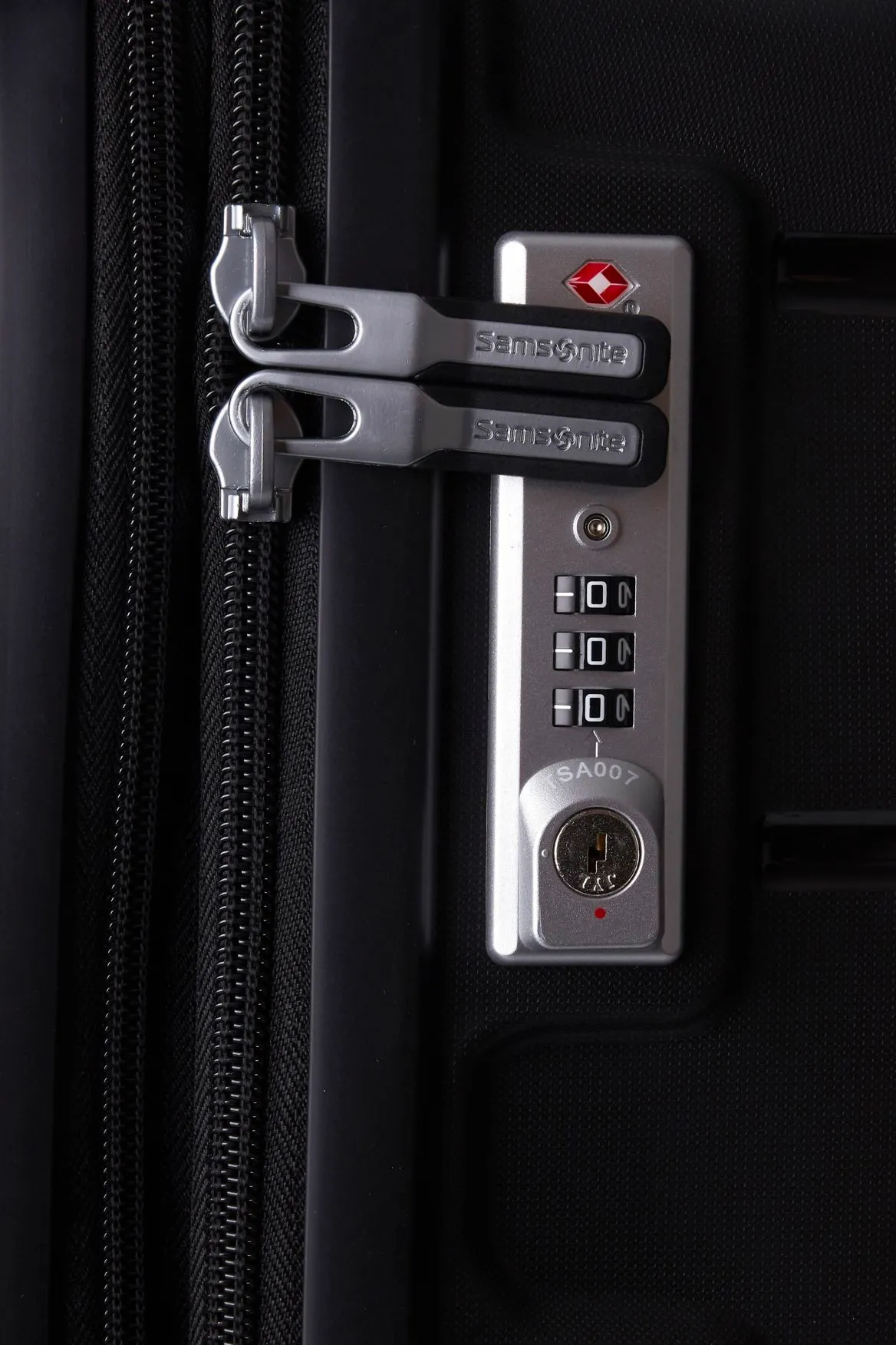 Oc2lite Check-In 81cm Suitcase Strandbags