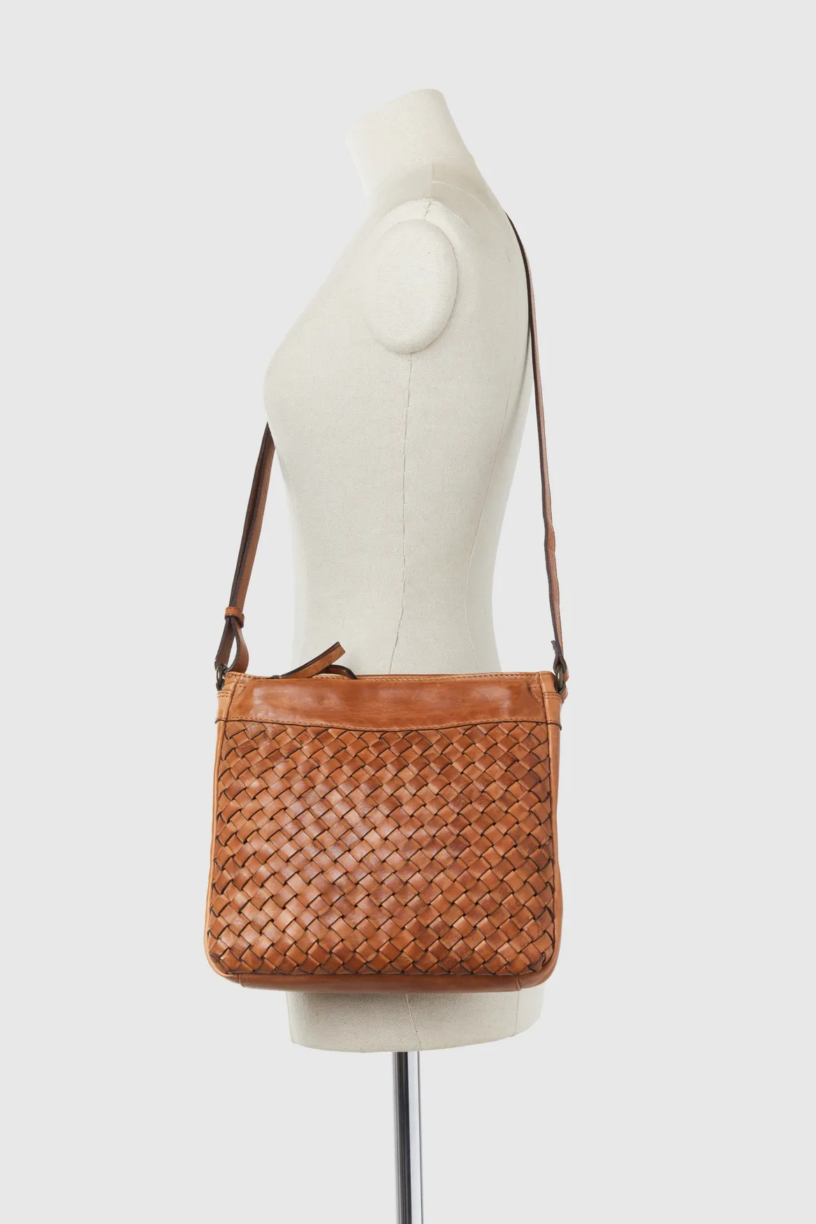 Palma Leather Weave Crossbody Bag Strandbags