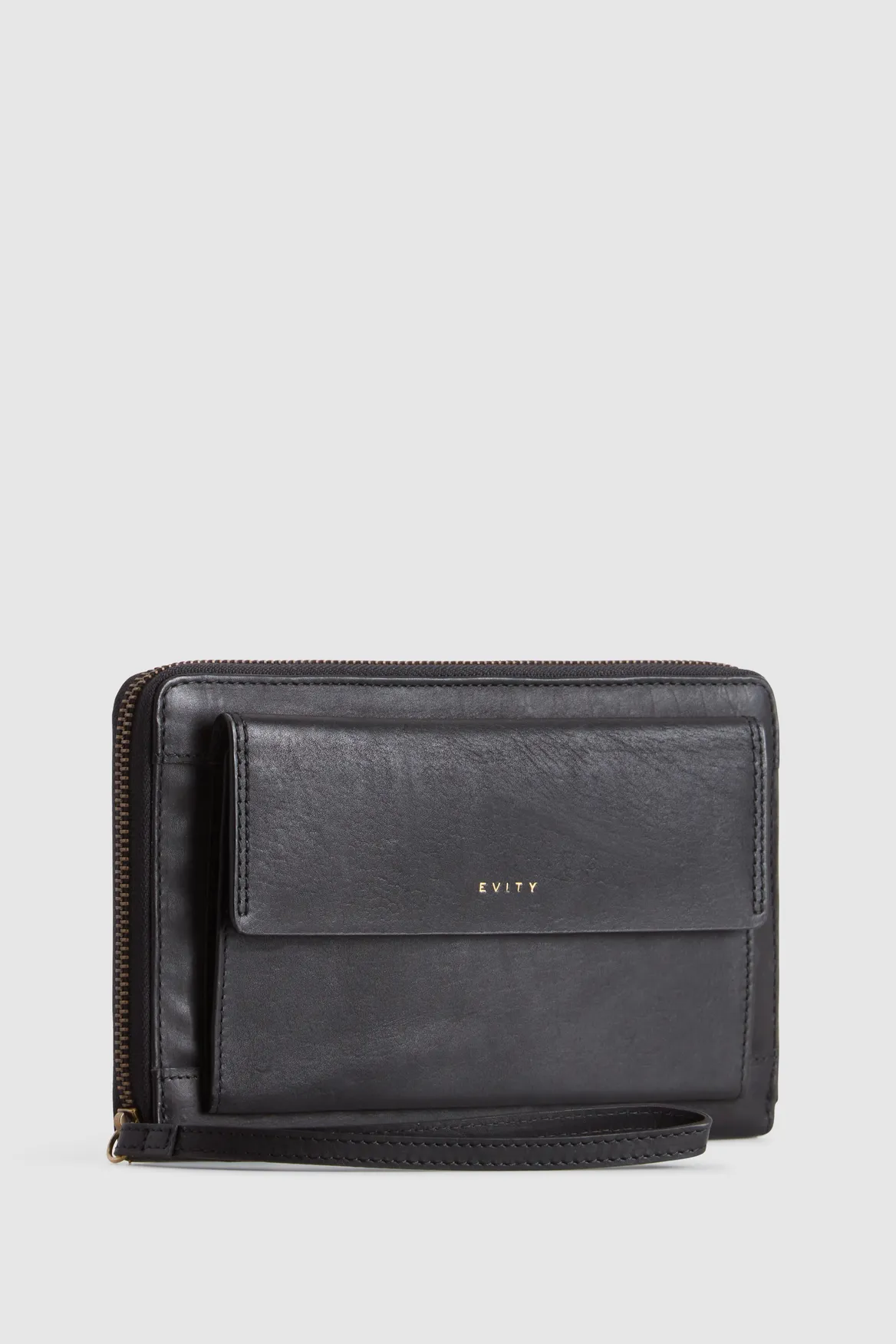 Payton Leather Passport Wallet Strandbags