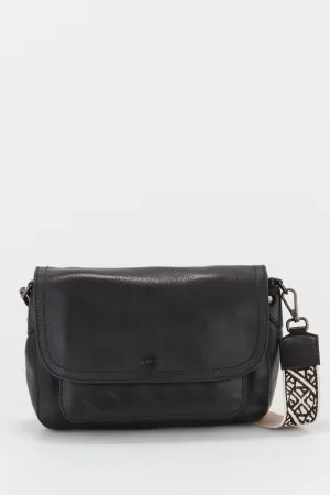 Pia Leather Flap Crossbody Bag Strandbags